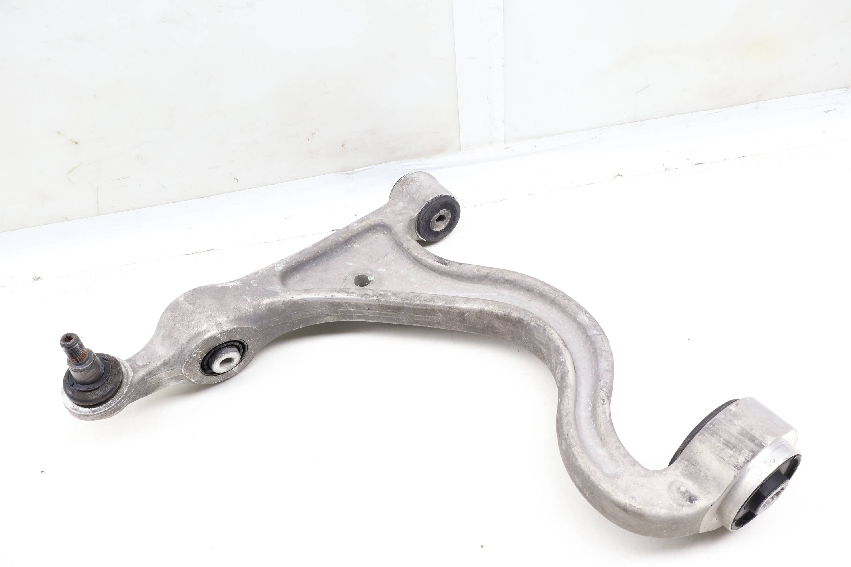 Lower Control Arm 97034105304