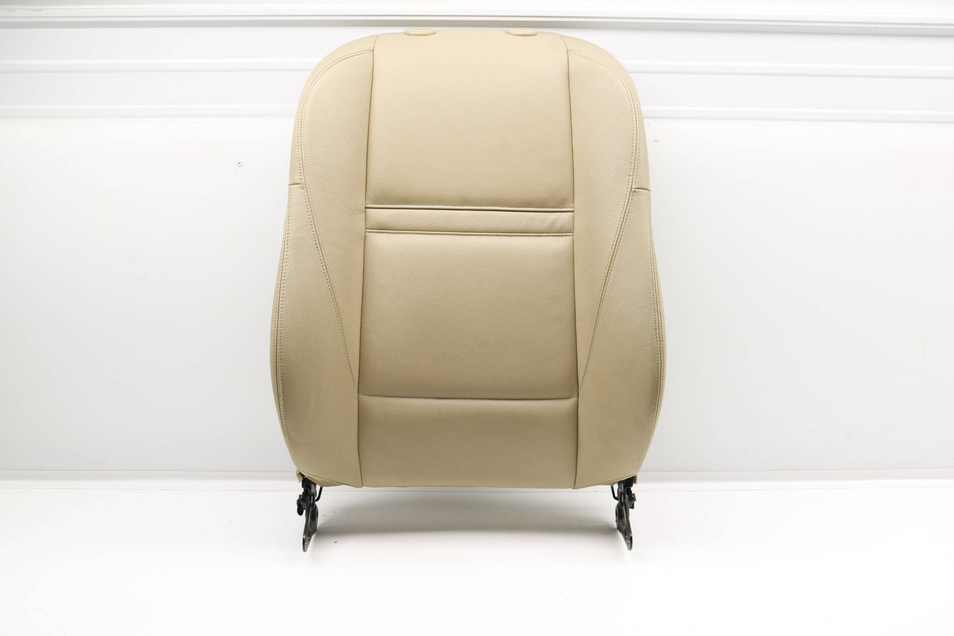 Upper&#x20;Sport&#x20;Seat&#x20;Backrest&#x20;Cushion&#x20;Assembly&#x20;52106974522