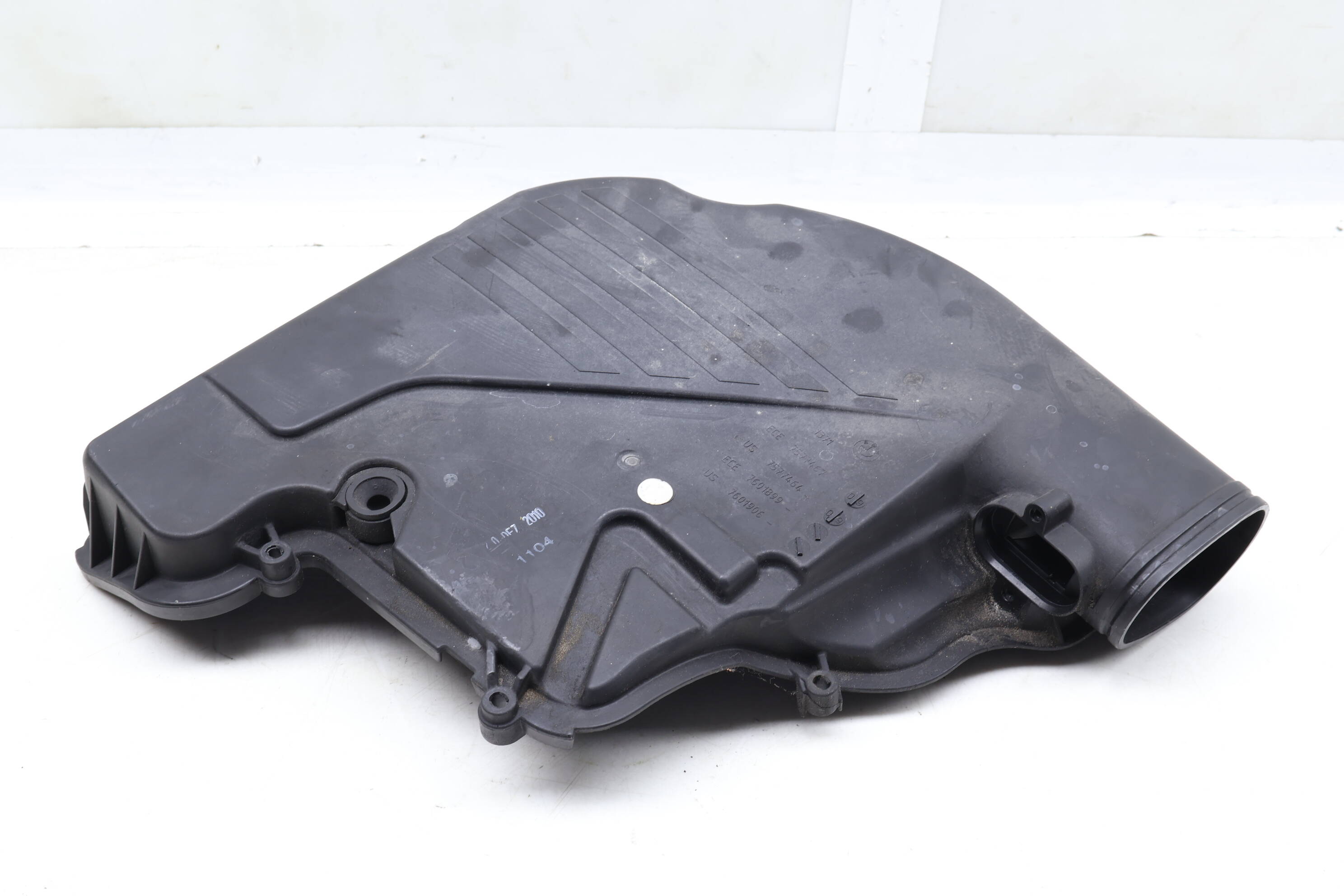 Engine Air Filter Box / Housing (Upper Half) 13717577464