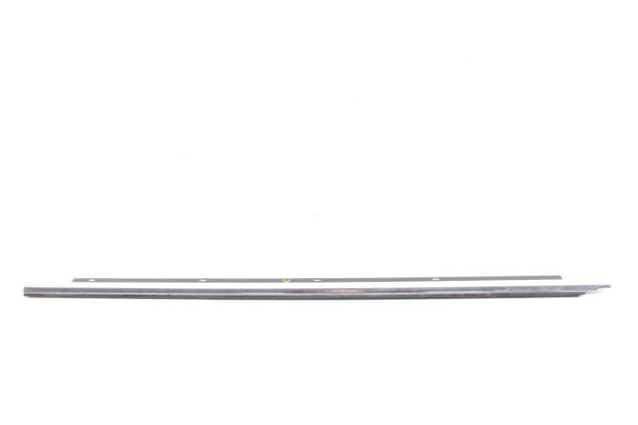 Door Window Slot Seal / Trim 4E0853283B main product photo