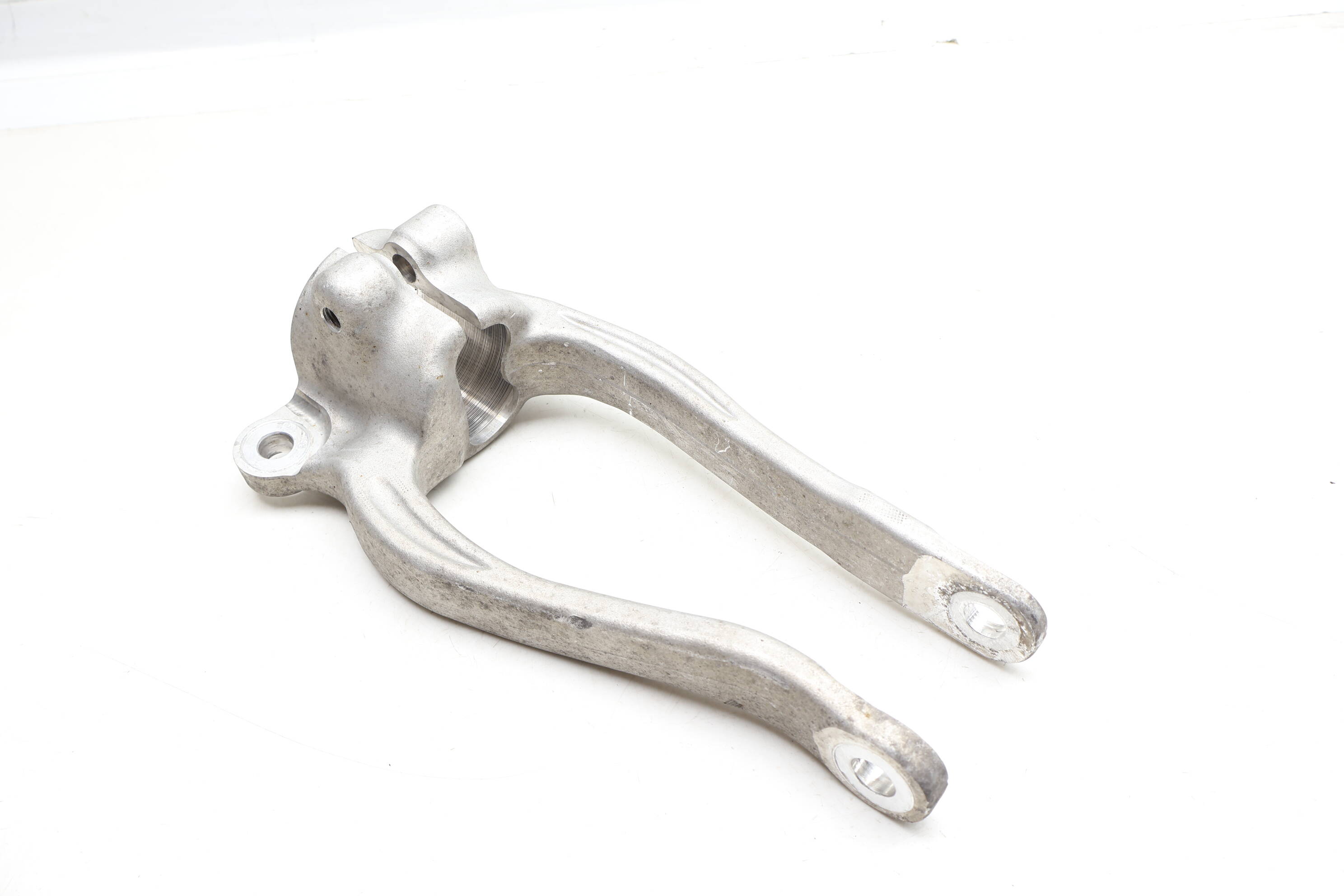 Strut&#x20;&#x2F;&#x20;Shock&#x20;Absorber&#x20;Mount&#x20;Bracket&#x20;31126861199