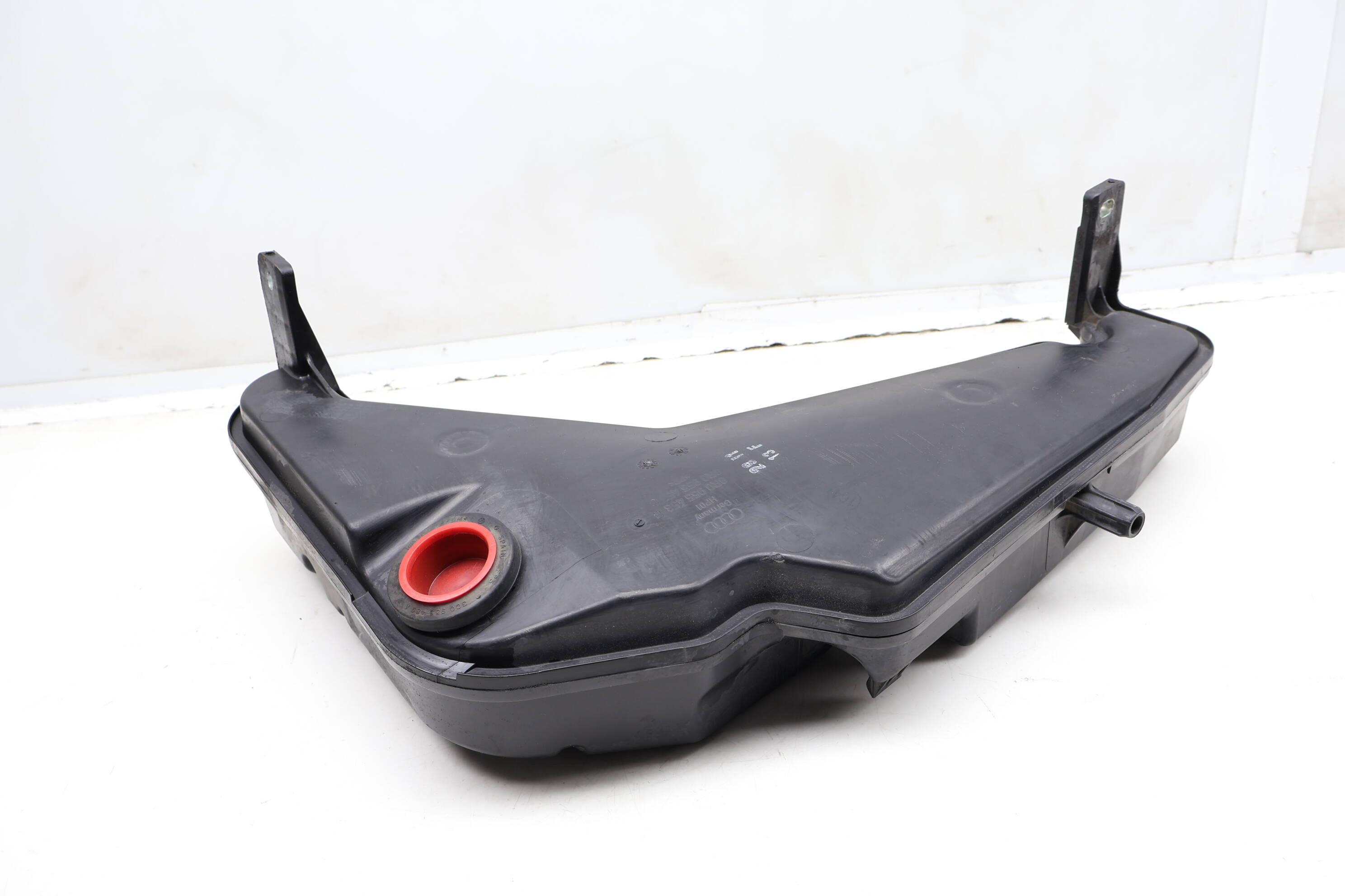 Windshield Washer Reservoir / Tank 8R0955453C