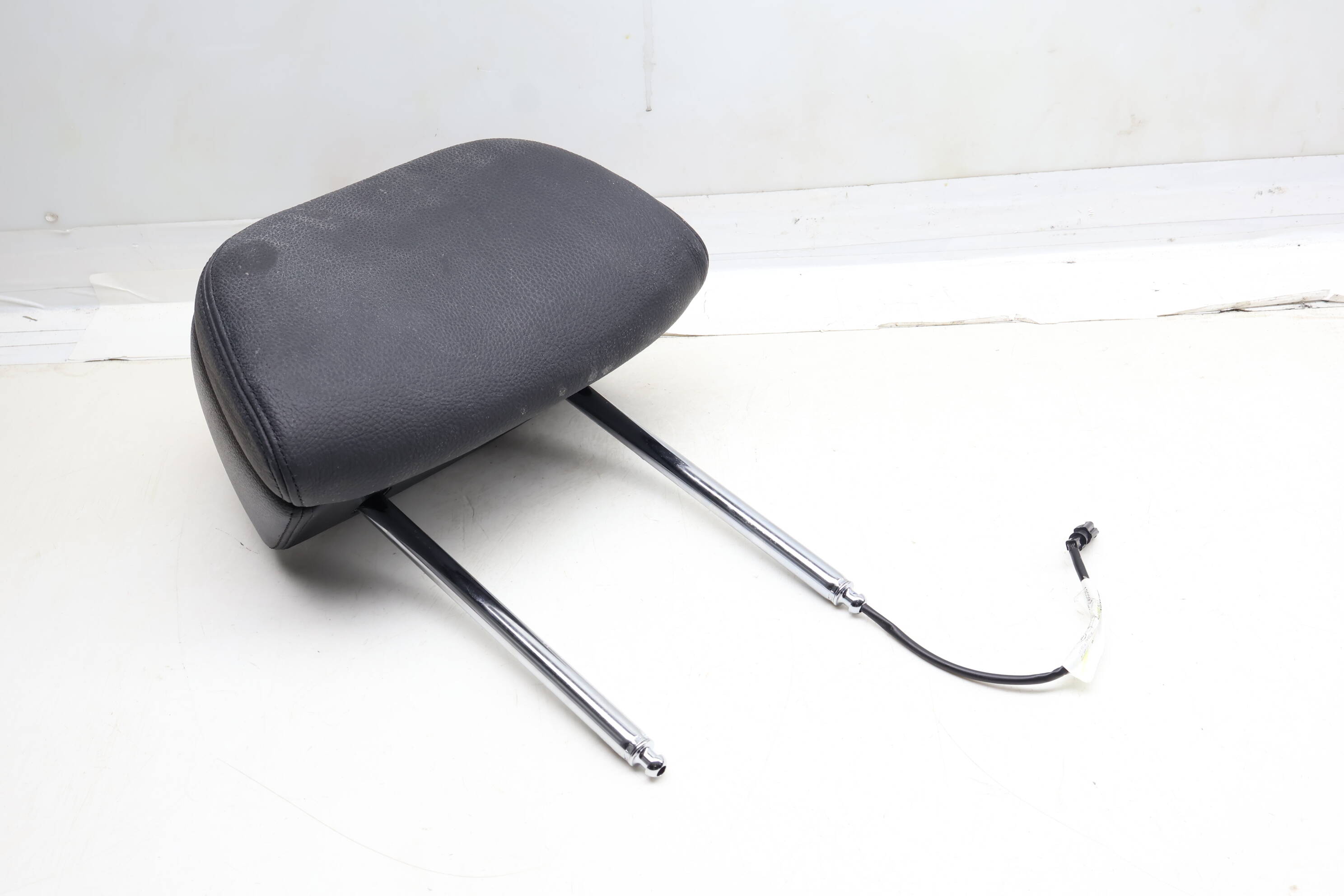 Headrest / Head Rest 52107383865