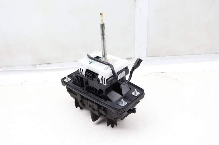 Automatic Shift / Shifter Assembly 4F1713041T main product photo