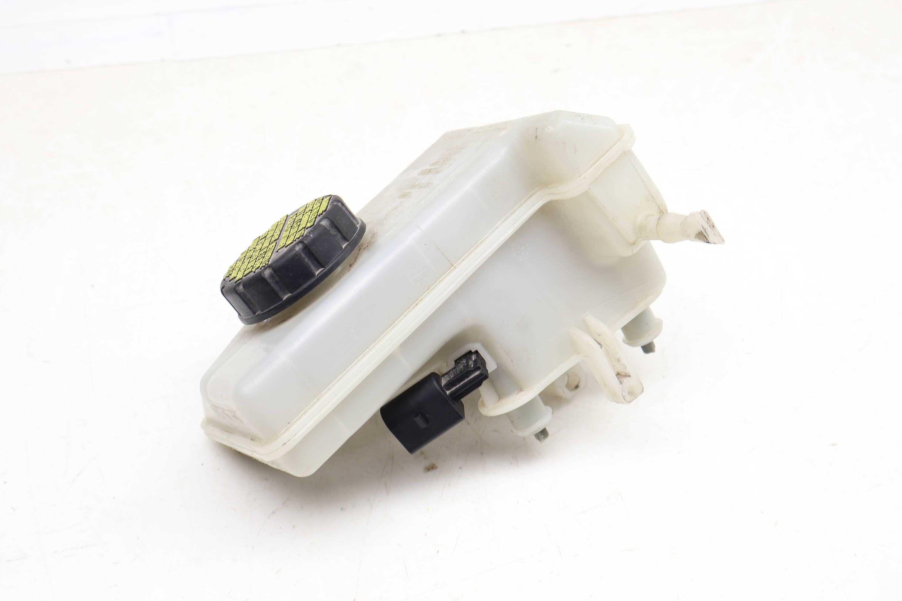 Brake Fluid Reservoir / Tank 5QM611301B
