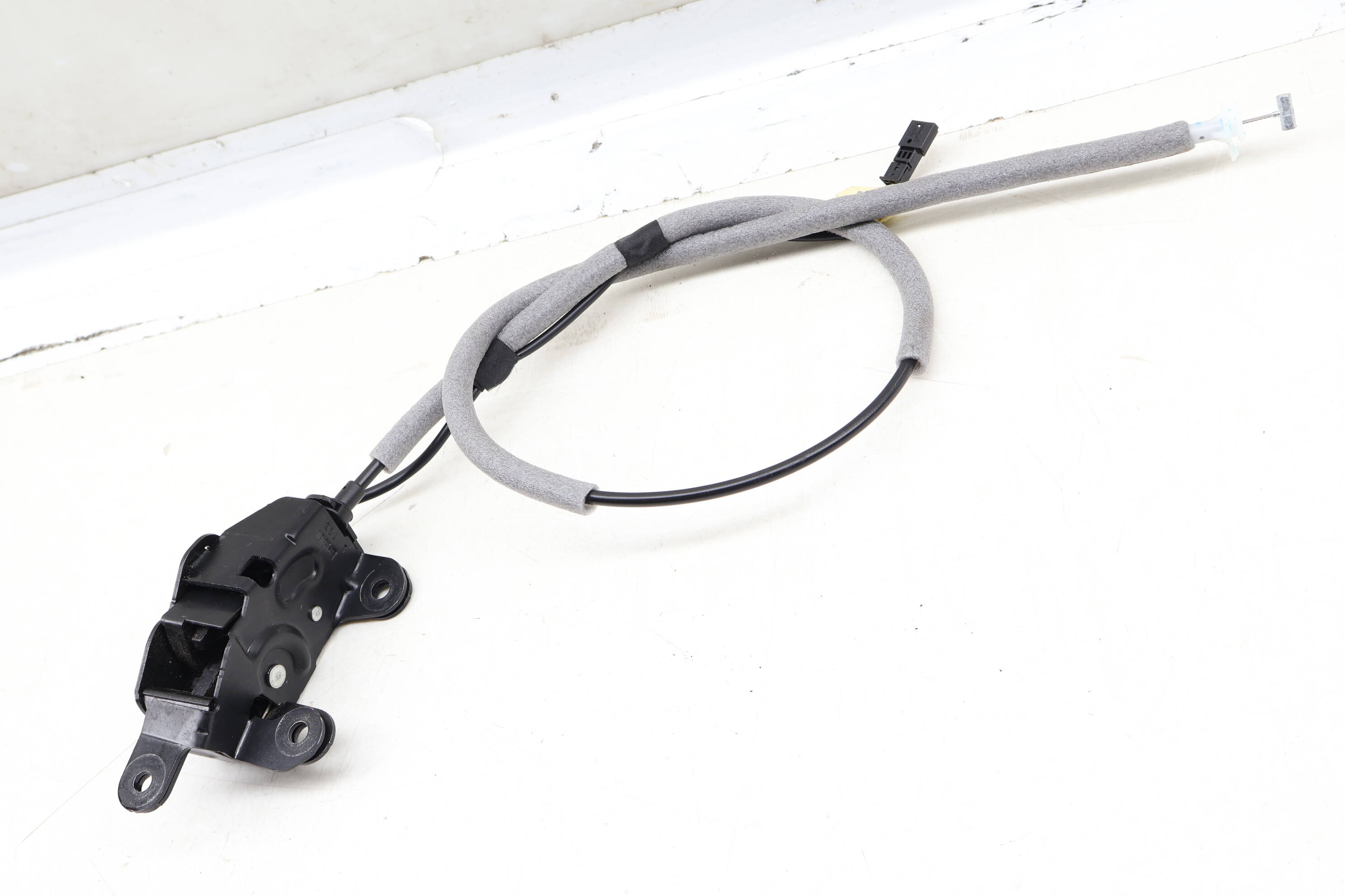 Trunk Lid Latch / Lock 51247183196