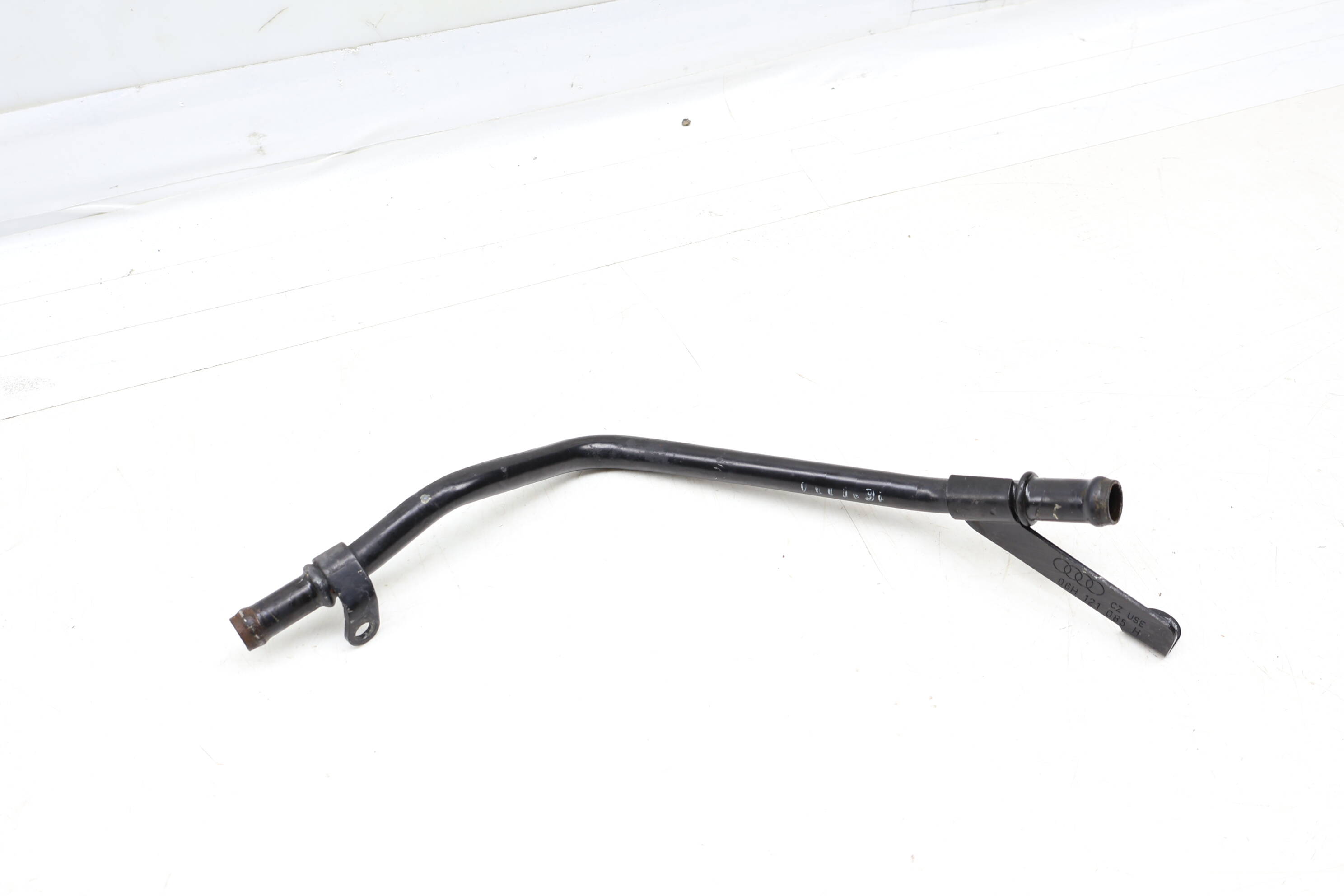 Coolant Pipe / Tube / Line 06H121085H