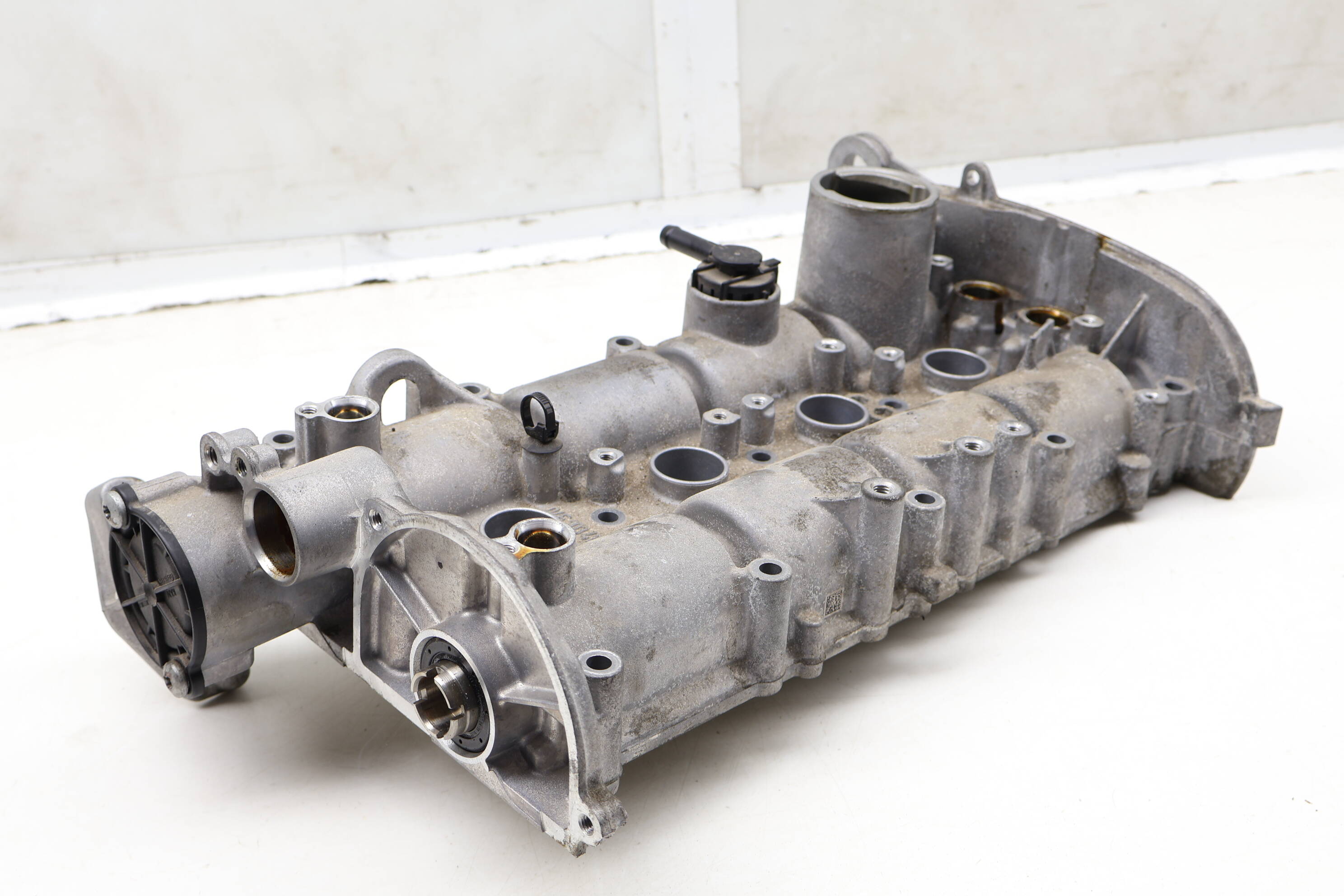 Engine Valve / Cylinder Head Cover W/ Camshafts 04E103479G