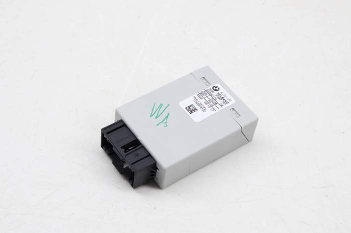 Steering Column Control Module 32306882780 main product photo