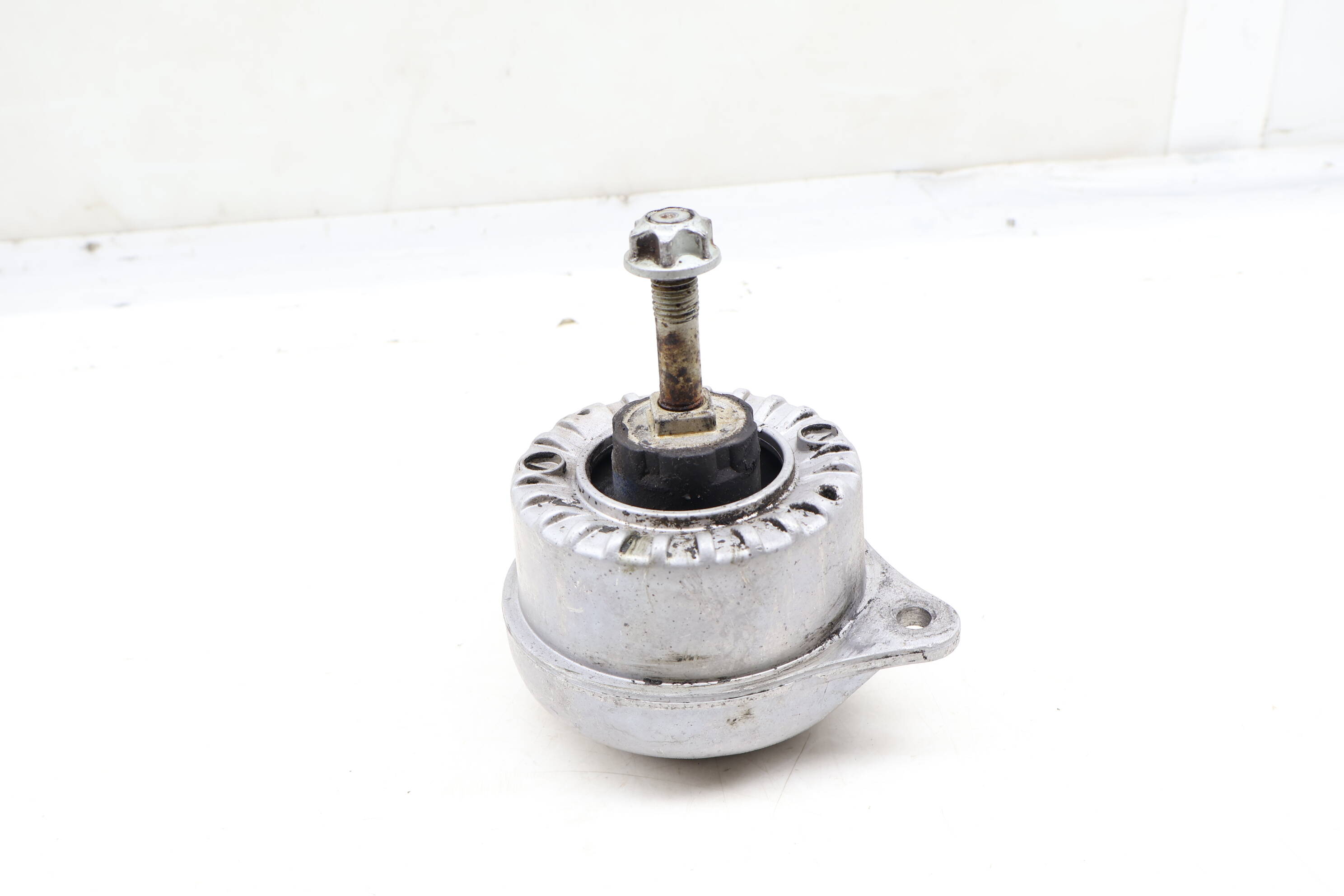 Engine / Motor Mount 99337504906