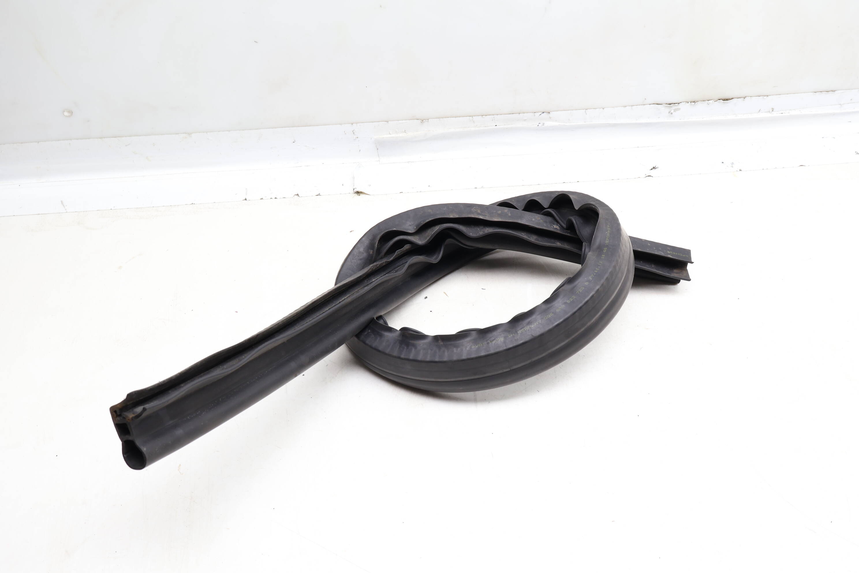 Firewall Engine Bay Weather Stripping Seal / Gasket 8R0823723B