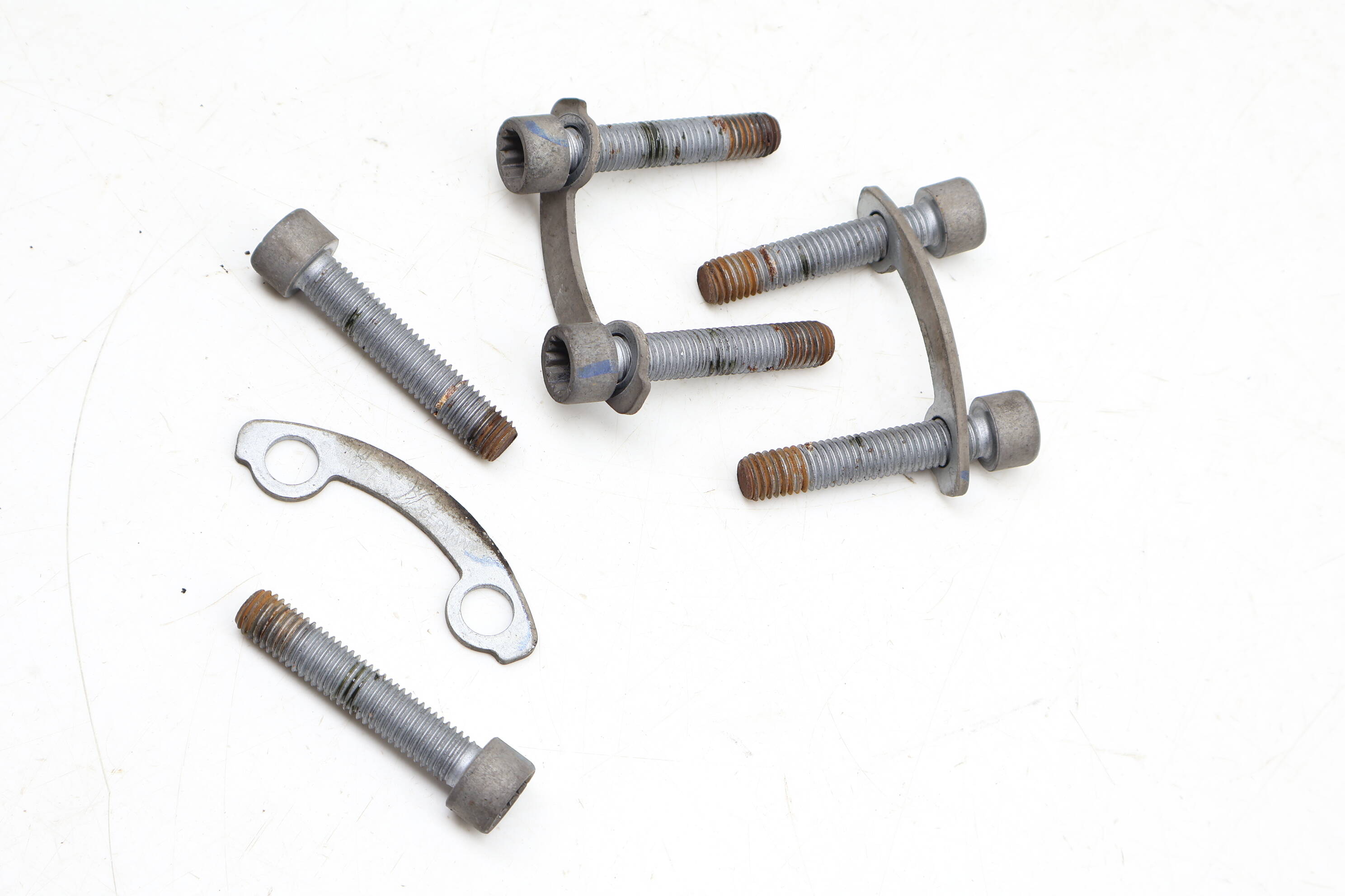 Cv Axle Bolt W/ Retaining Bracket Set 7L0407357B