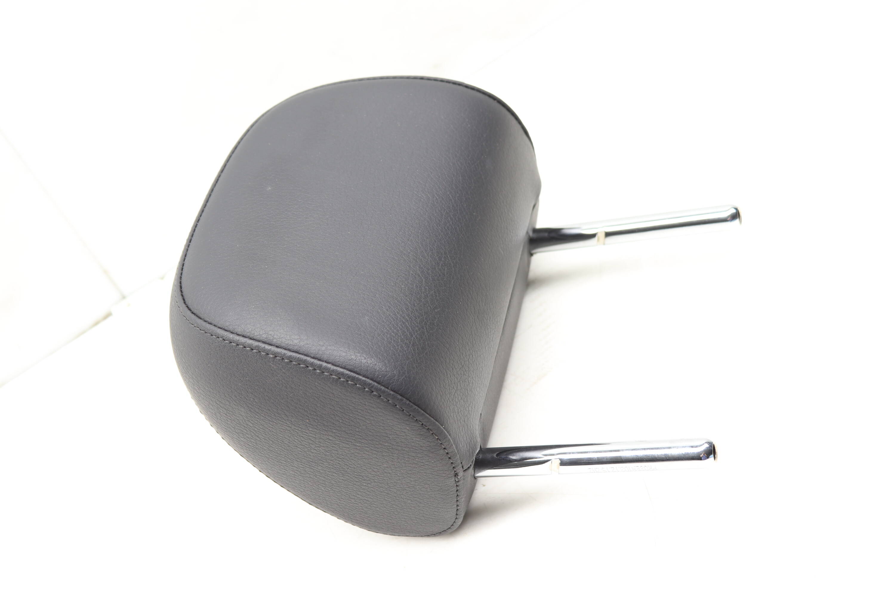 Headrest / Head Rest (Outer) 8V5885901