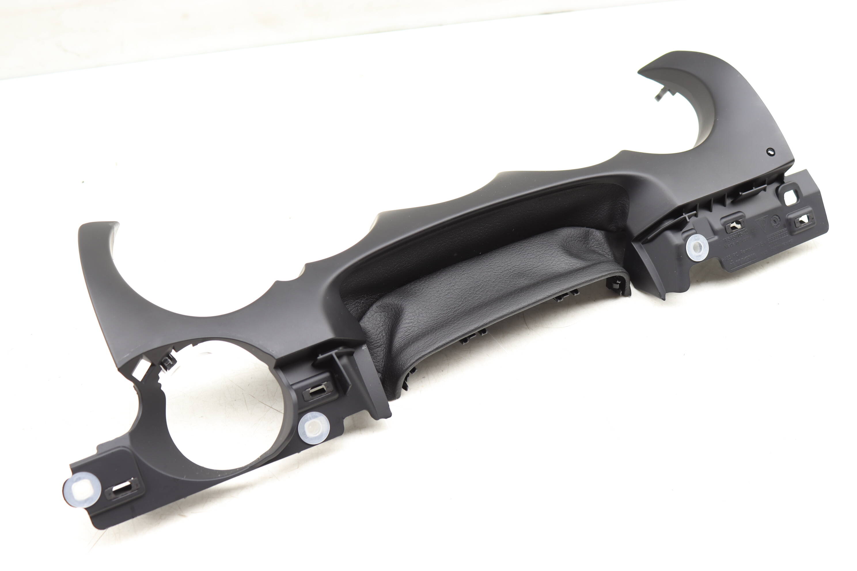 Lower Instrument Cluster / Dash Trim 7P5857054D 95855205404