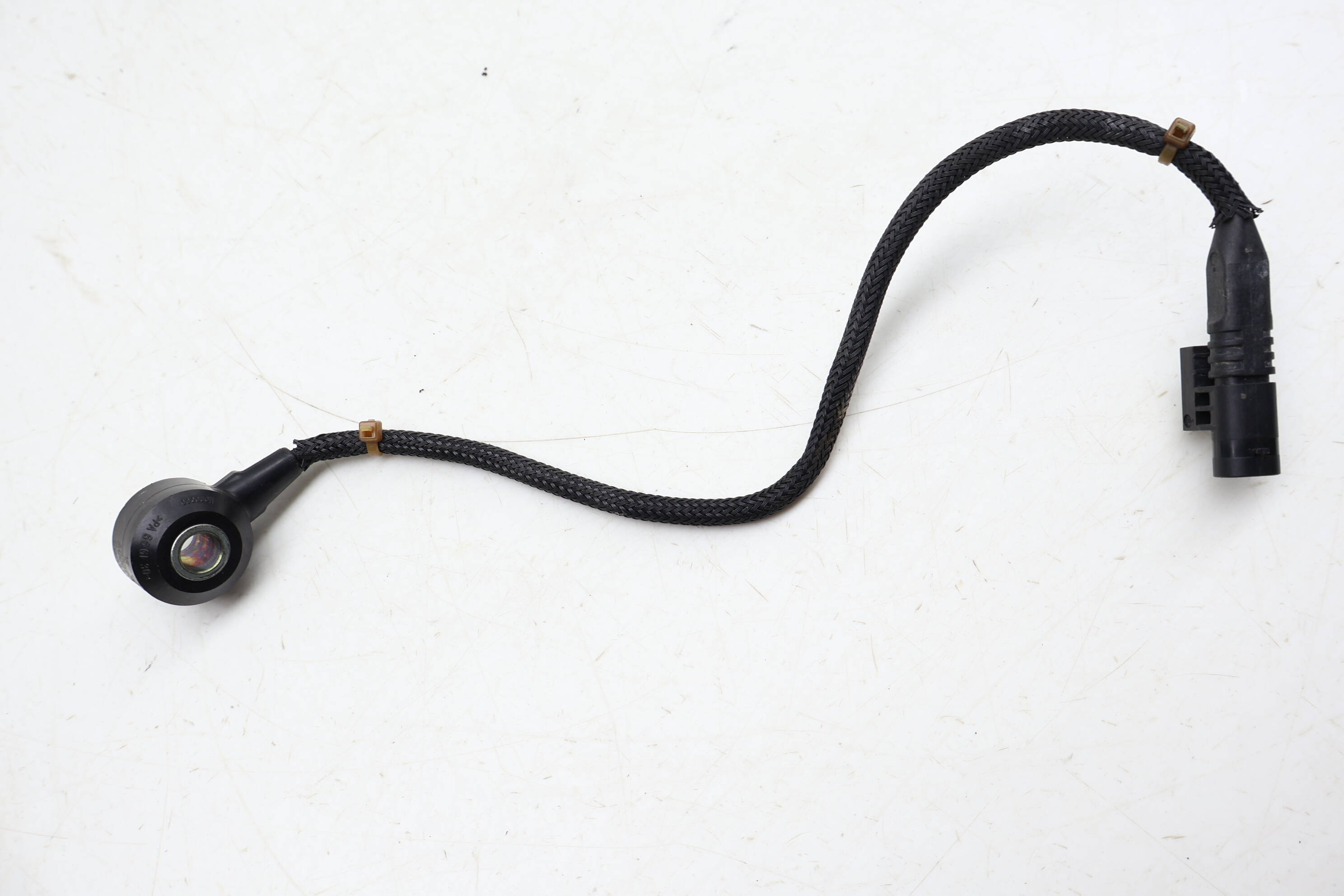 Engine Knock Sensor 0009057303