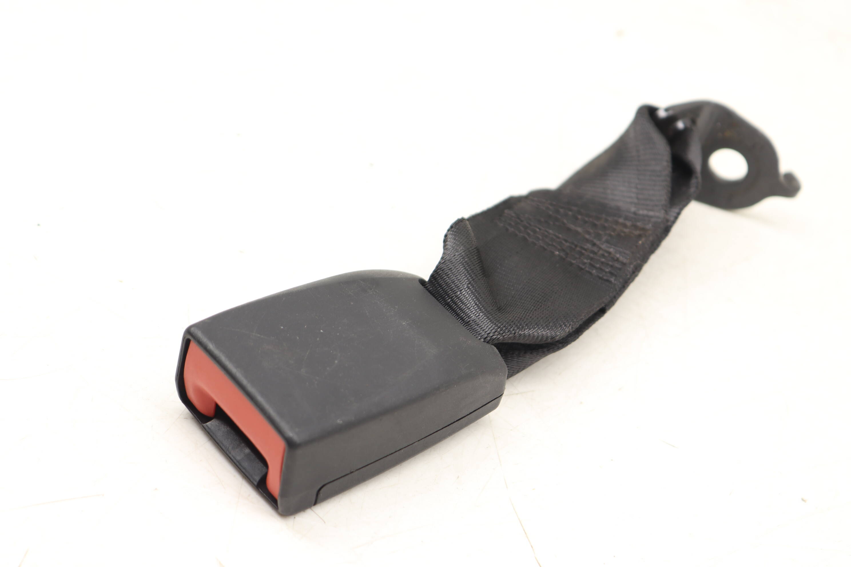 Center Seat Belt Buckle / Receiver 95B857740