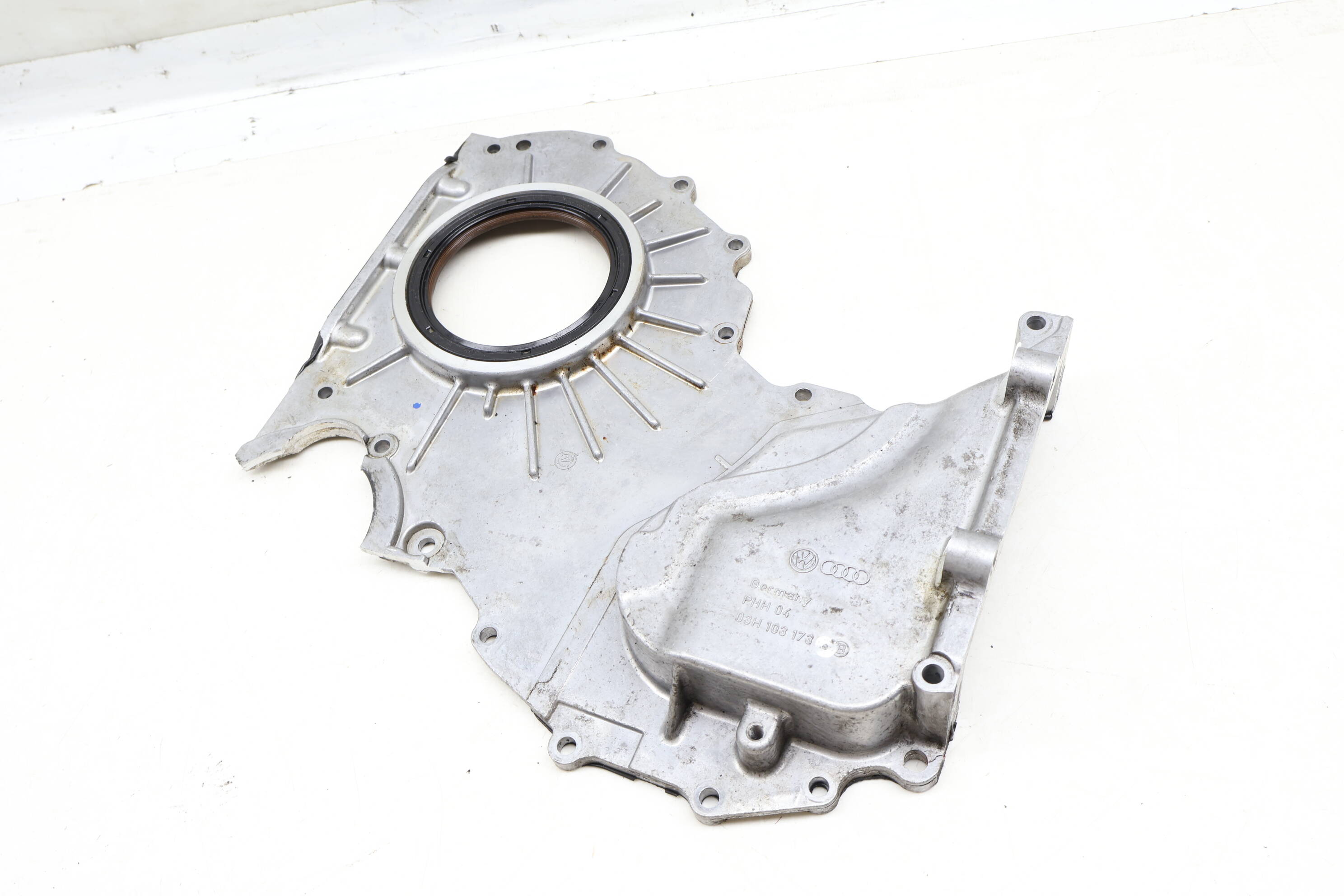 Engine Cover Sealing Flange / Plate 03H103173B 95510117311