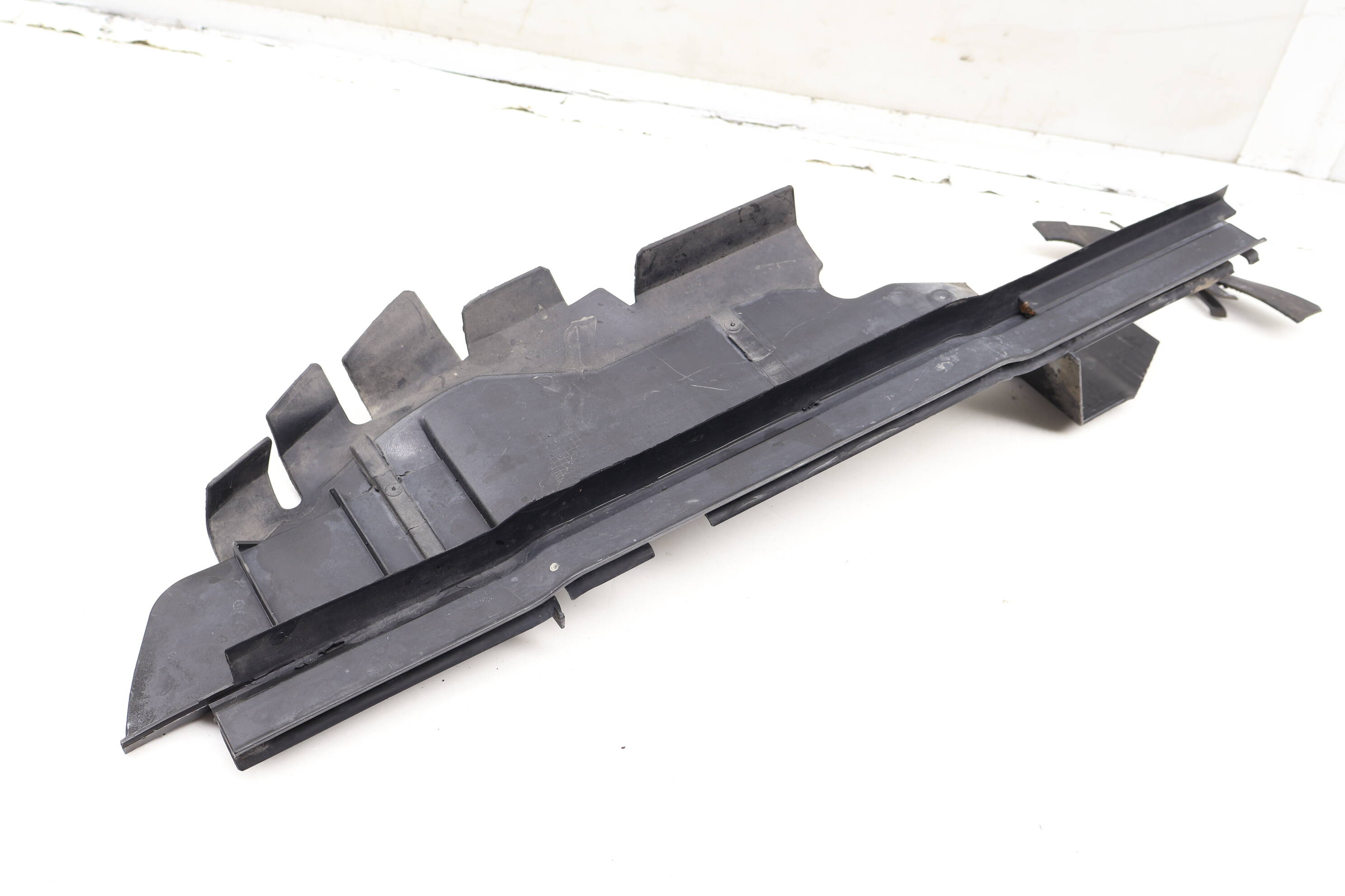 Radiator Air Guide / Duct 4E0121283D