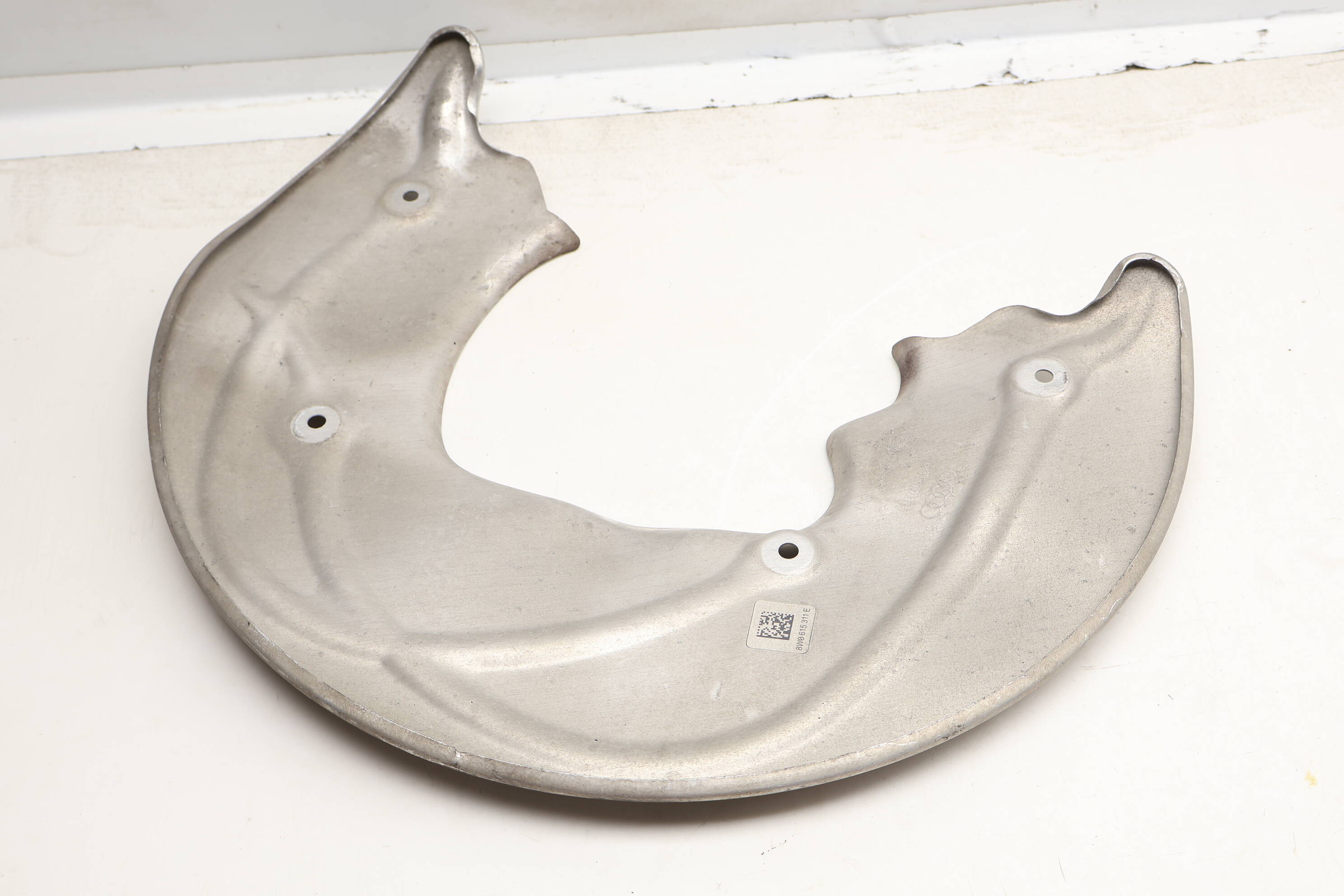 Brake&#x20;Dust&#x20;&#x2F;&#x20;Splash&#x20;Shield&#x20;8W0615311E