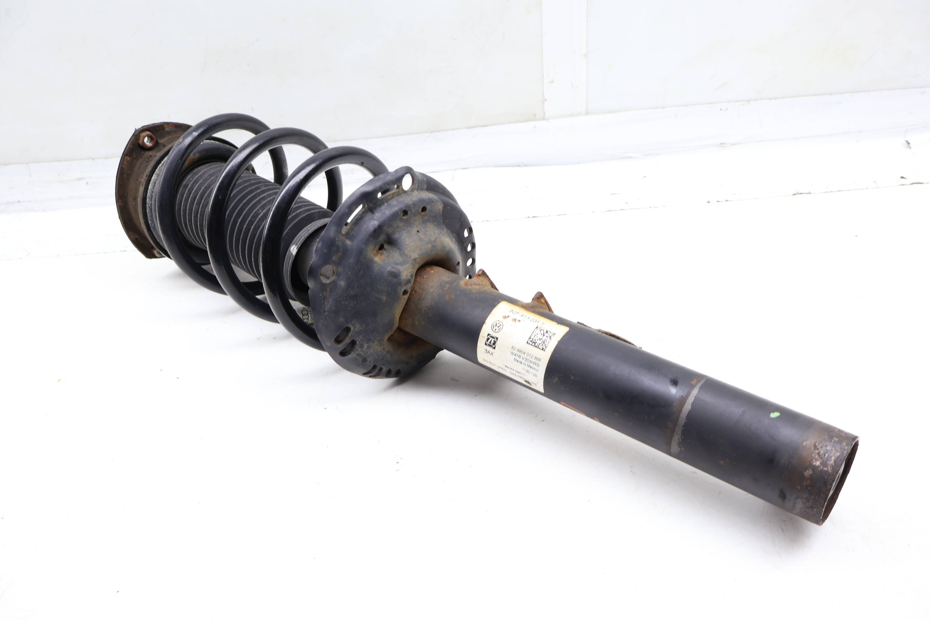 Strut / Shock Absorber Assembly 3QF413031T