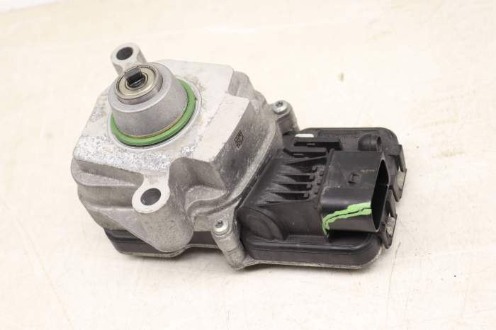 BMW Transfer Case Motor / Module 27608643153 BMW Transfer Case Motor / Module 27608643153
