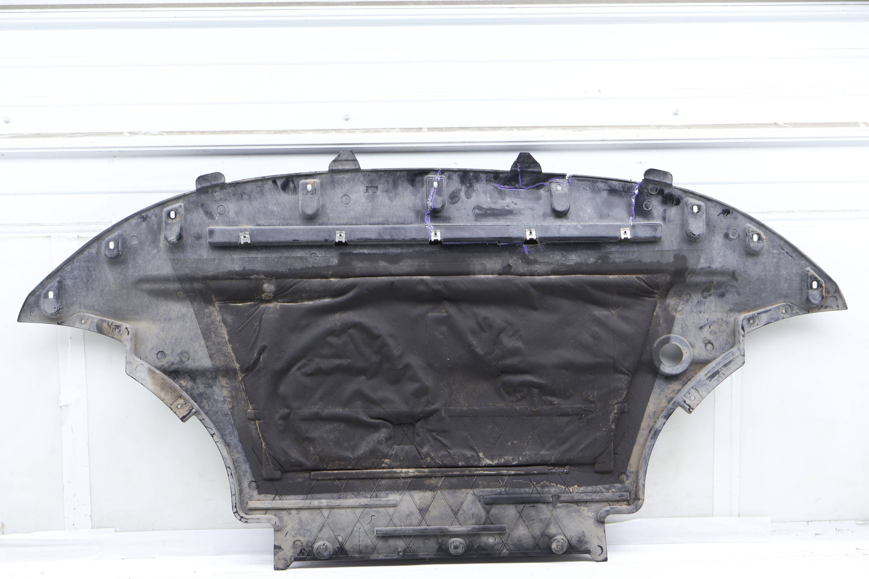 Belly Pan / Skid Plate / Splash Shield 8R1863821D