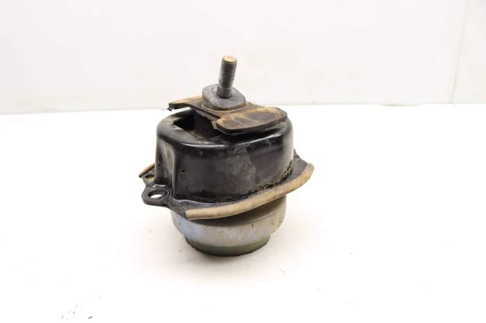 Engine / Motor Mount 22116780653 main product photo