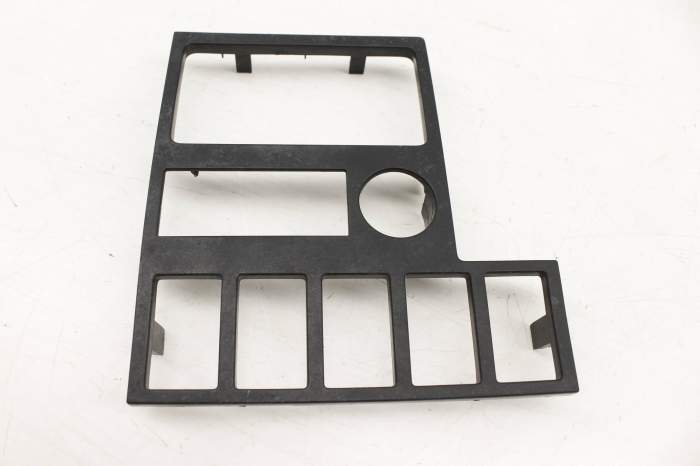 Dash Switch Bezel / Trim 7D1858100A main product photo