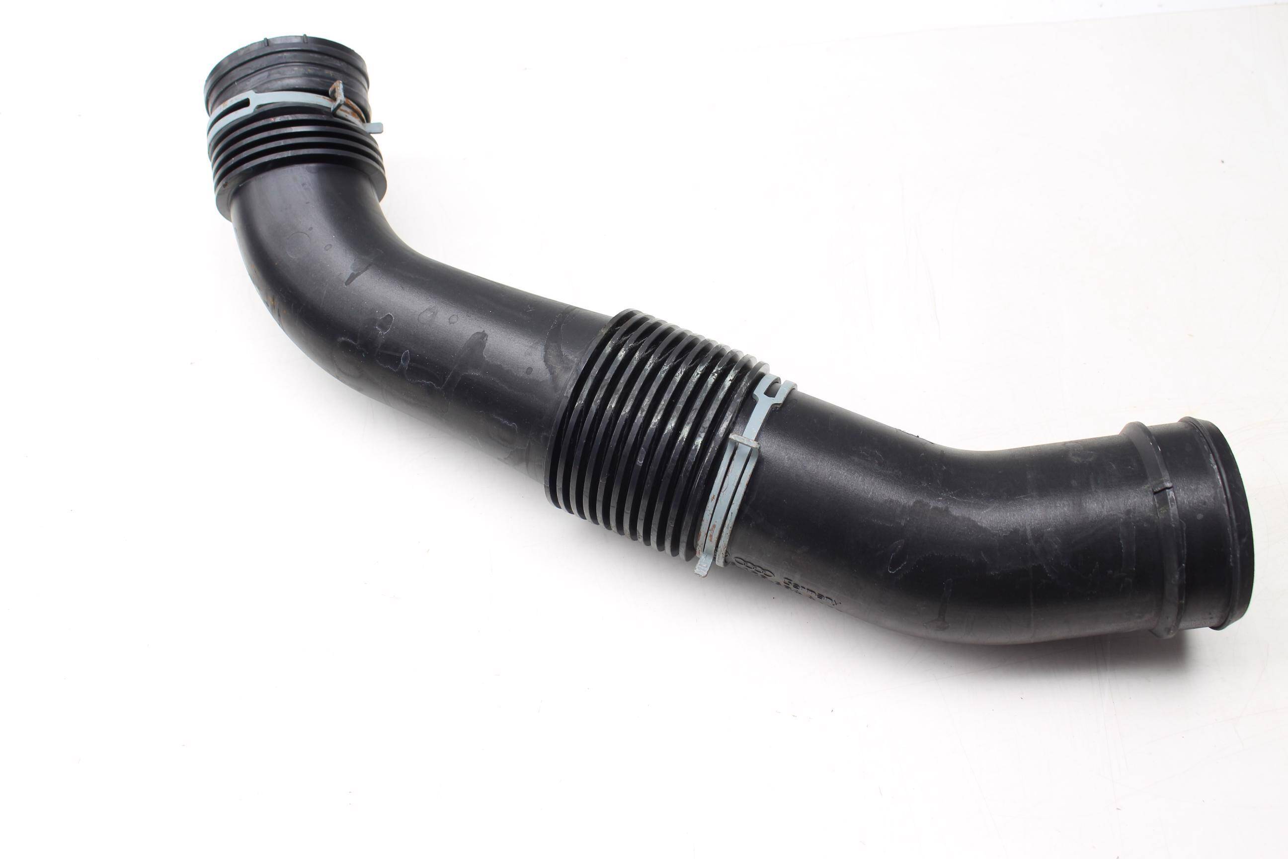 Air Intake Duct / Pipe 7L6129684A