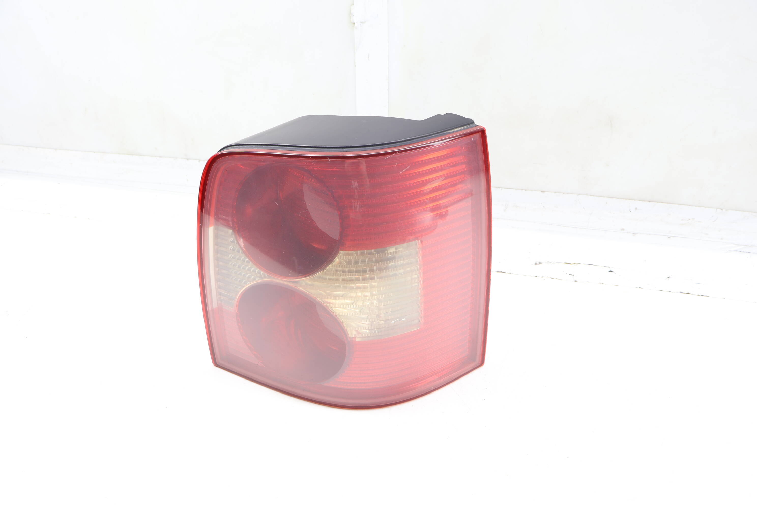 Tail Light / Lamp 3B9945096S