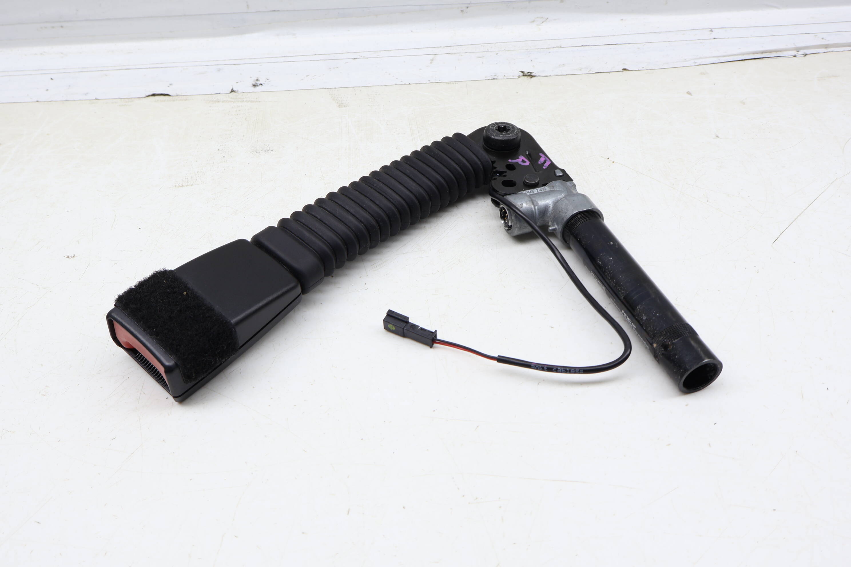 Seat Belt Buckle / Receiver 72117328842