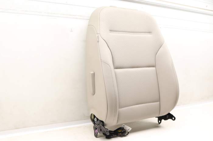 Upper Seat Backrest Cushion Assembly 5GM881806AG main product photo