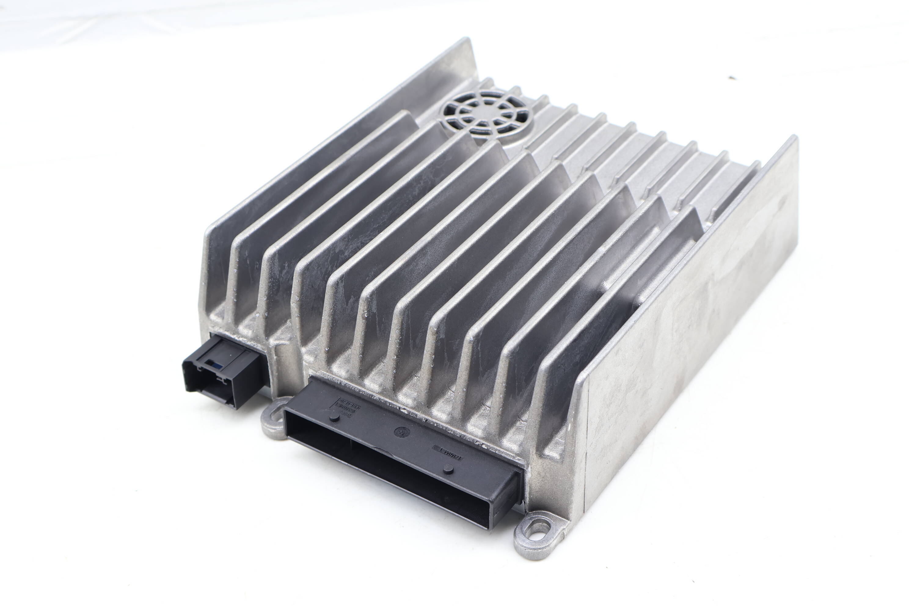 Stereo Amp / Amplifier (Harman/Becker) 2128700194