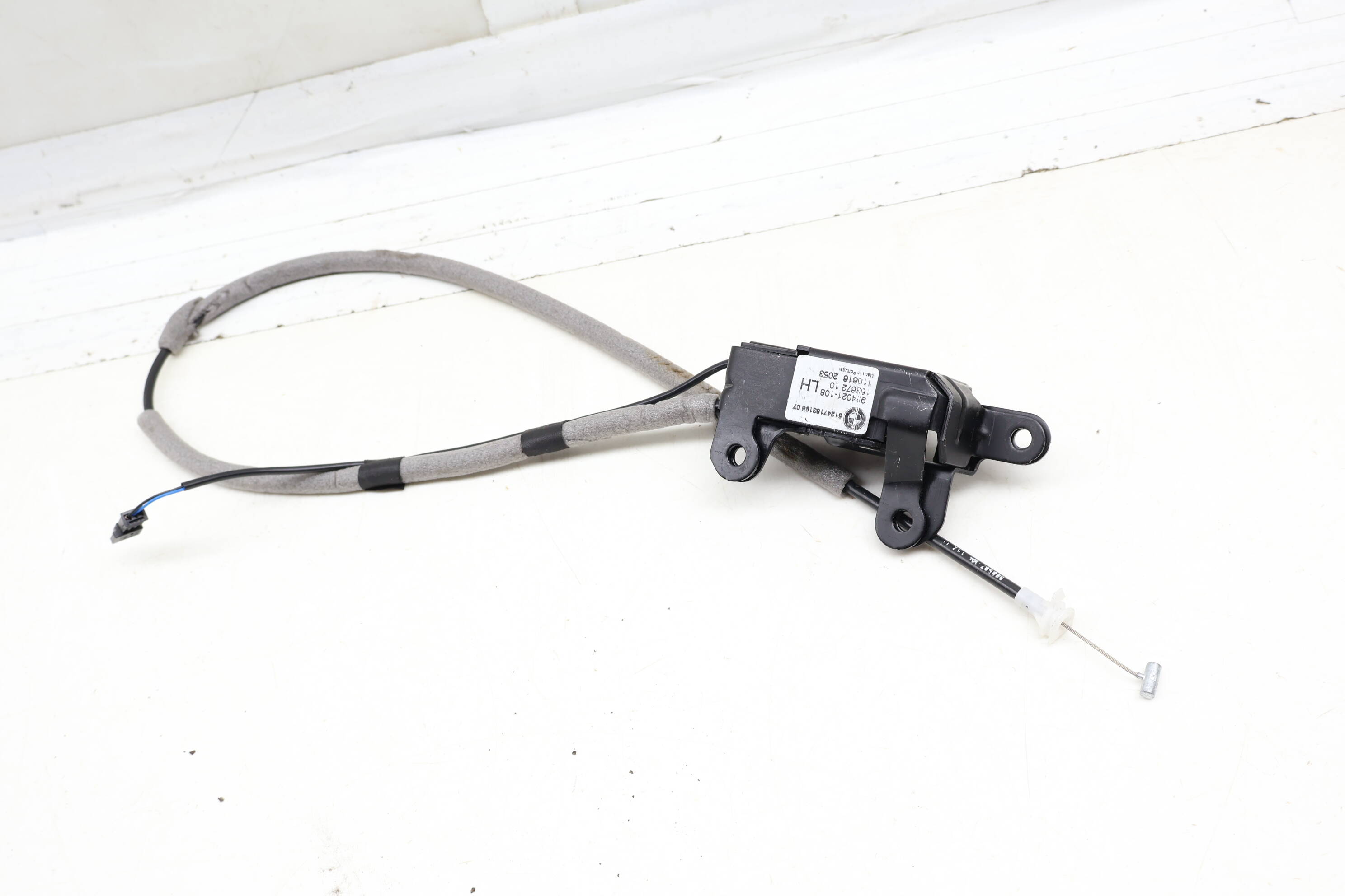 Trunk Lid Latch / Lock 51247183196