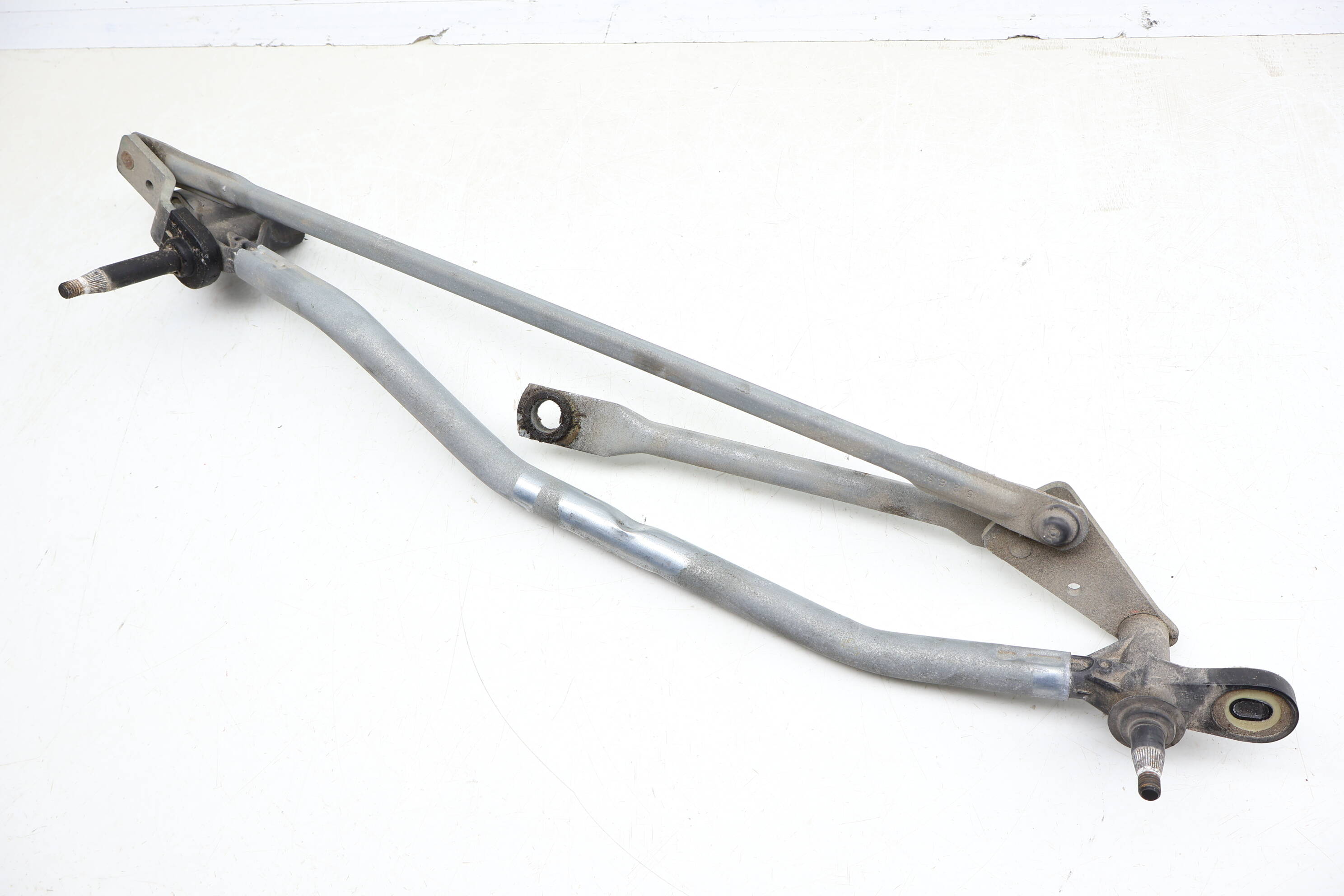 Windshield Wiper Bracket / Transmission 8T1955023E