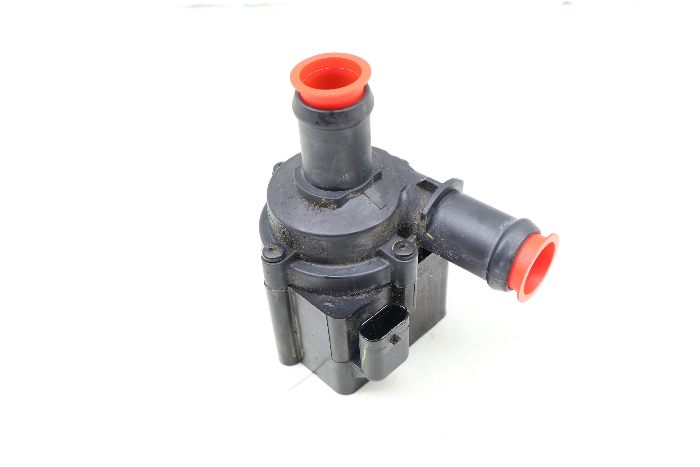 Auxiliary Coolant / Water Pump 06H121601N