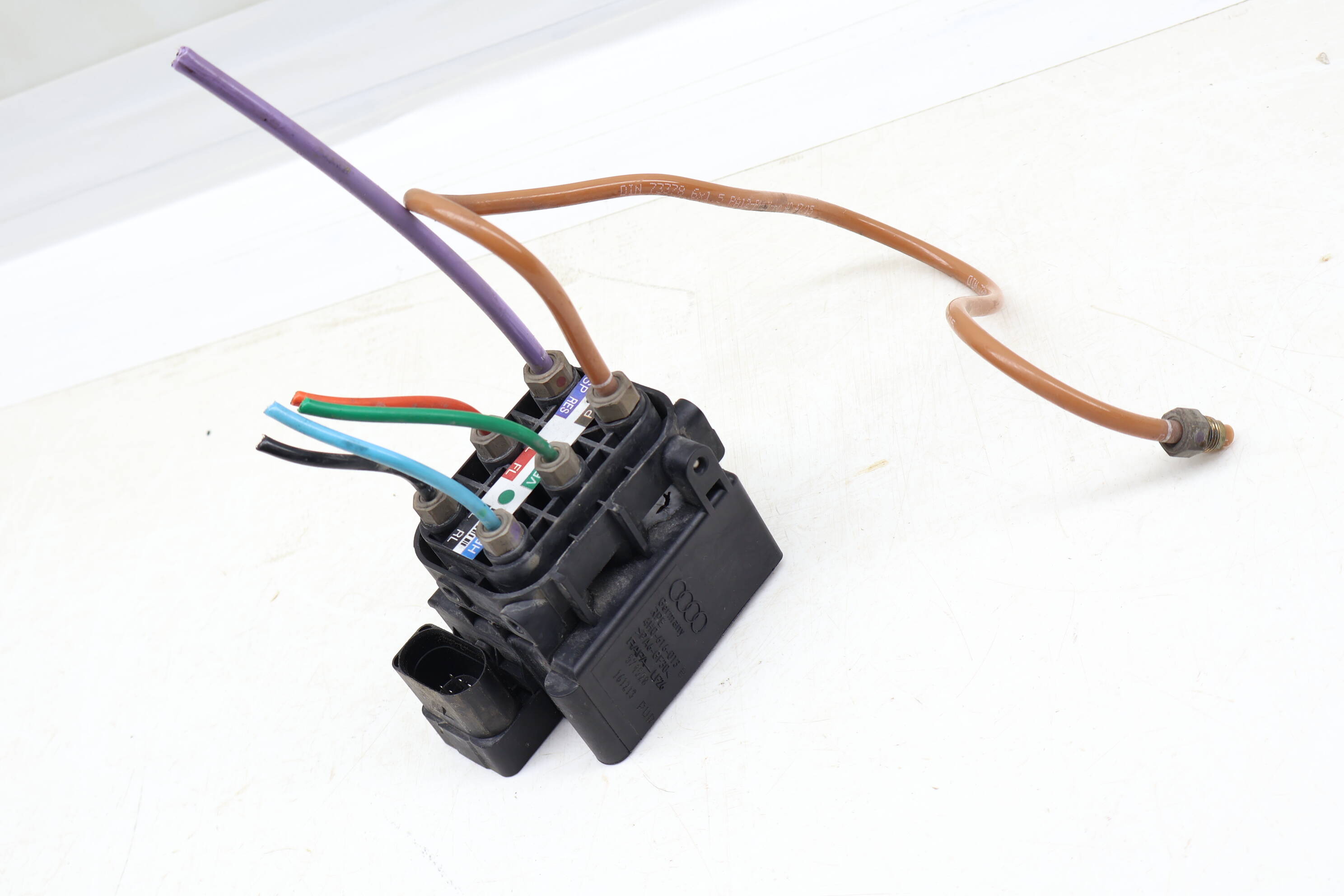 Air Suspension Control Valve Unit 4H0616013B