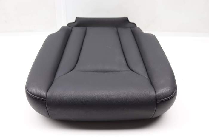 2Nd Row Center Lower Seat Bottom (Leather) 4M0883404B main product photo