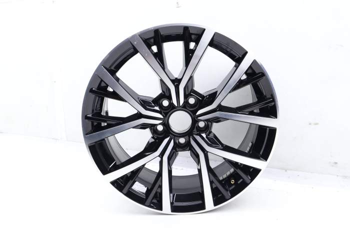 17" Inch Alloy Rim / Wheel 5NN601025AG main product photo