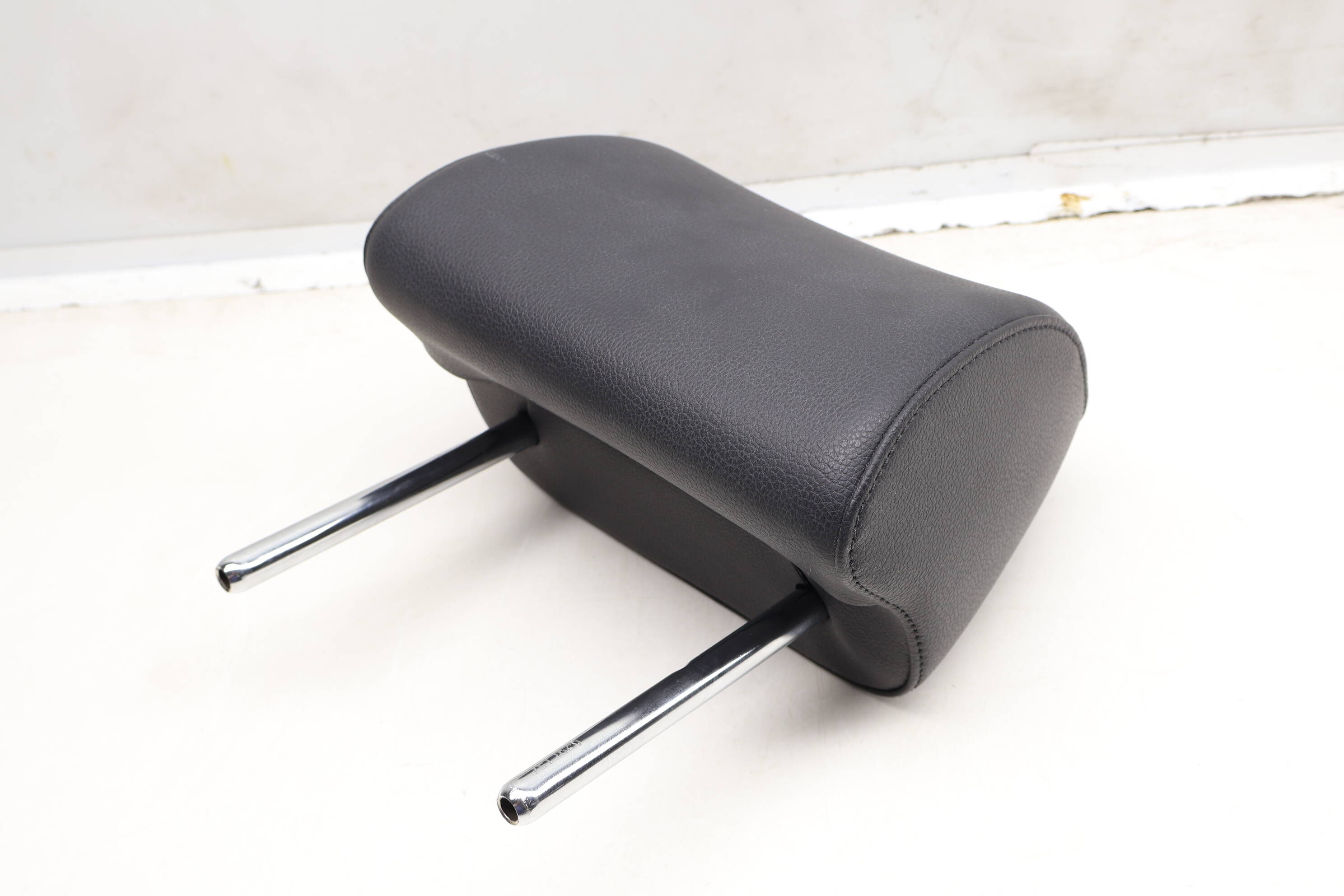 Outer Seat Headrest / Head Rest 561885901E