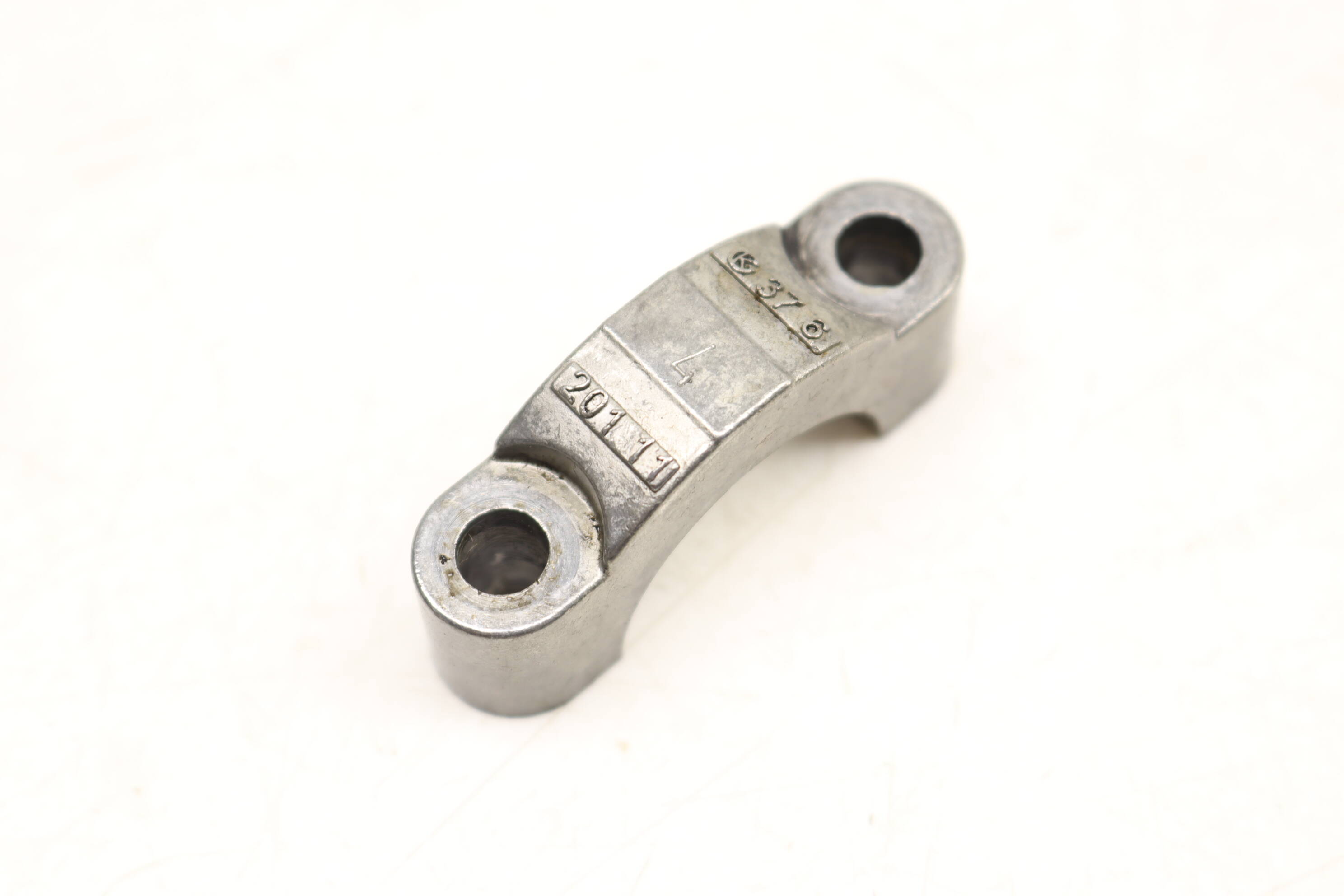 Engine&#x20;Cam&#x20;&#x2F;&#x20;Camshaft&#x20;Bearing&#x20;Cap&#x20;&#x28;4&#x29;