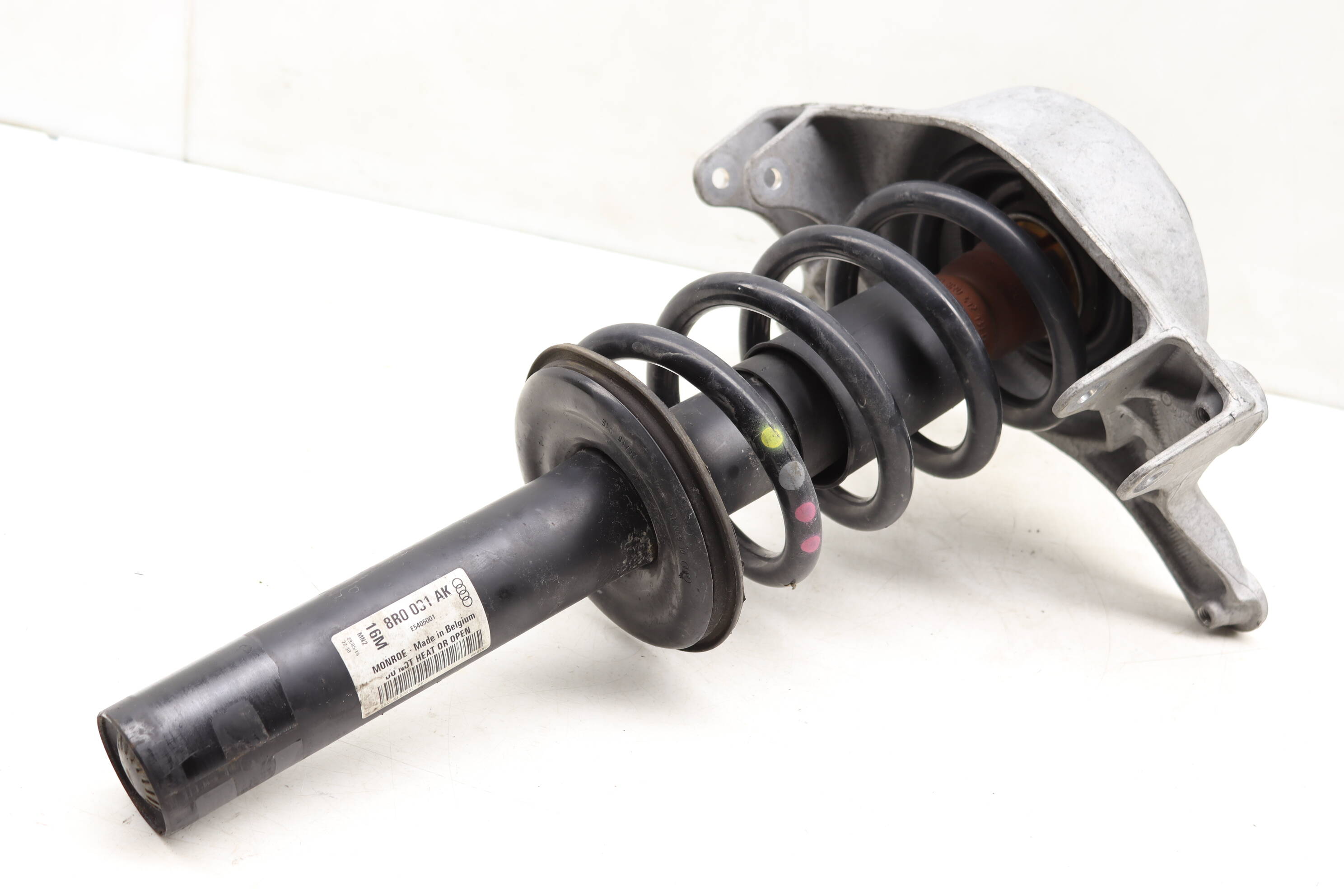Strut and Spindle Support, Left (black)