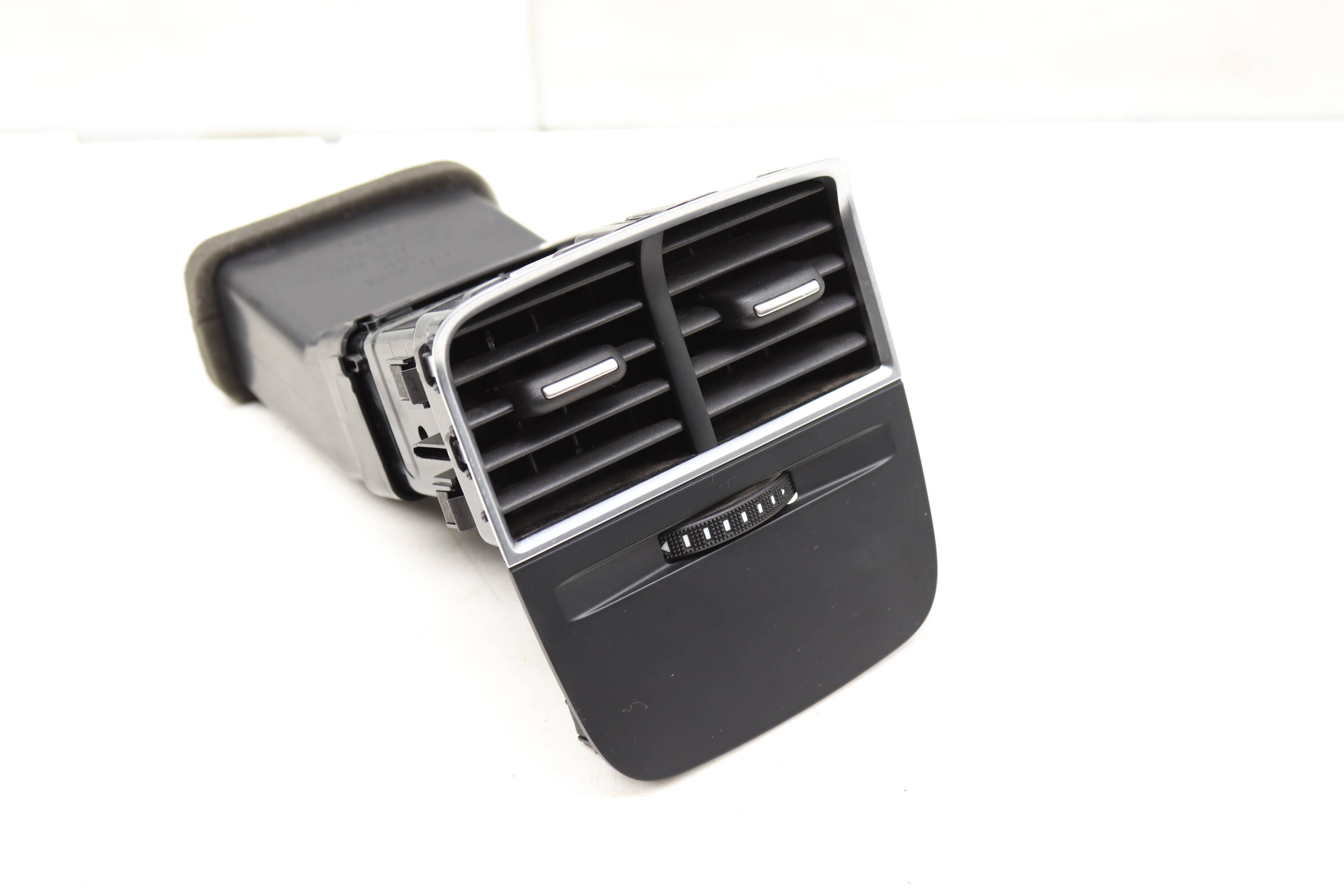 Climate Air Vent 8V0819203