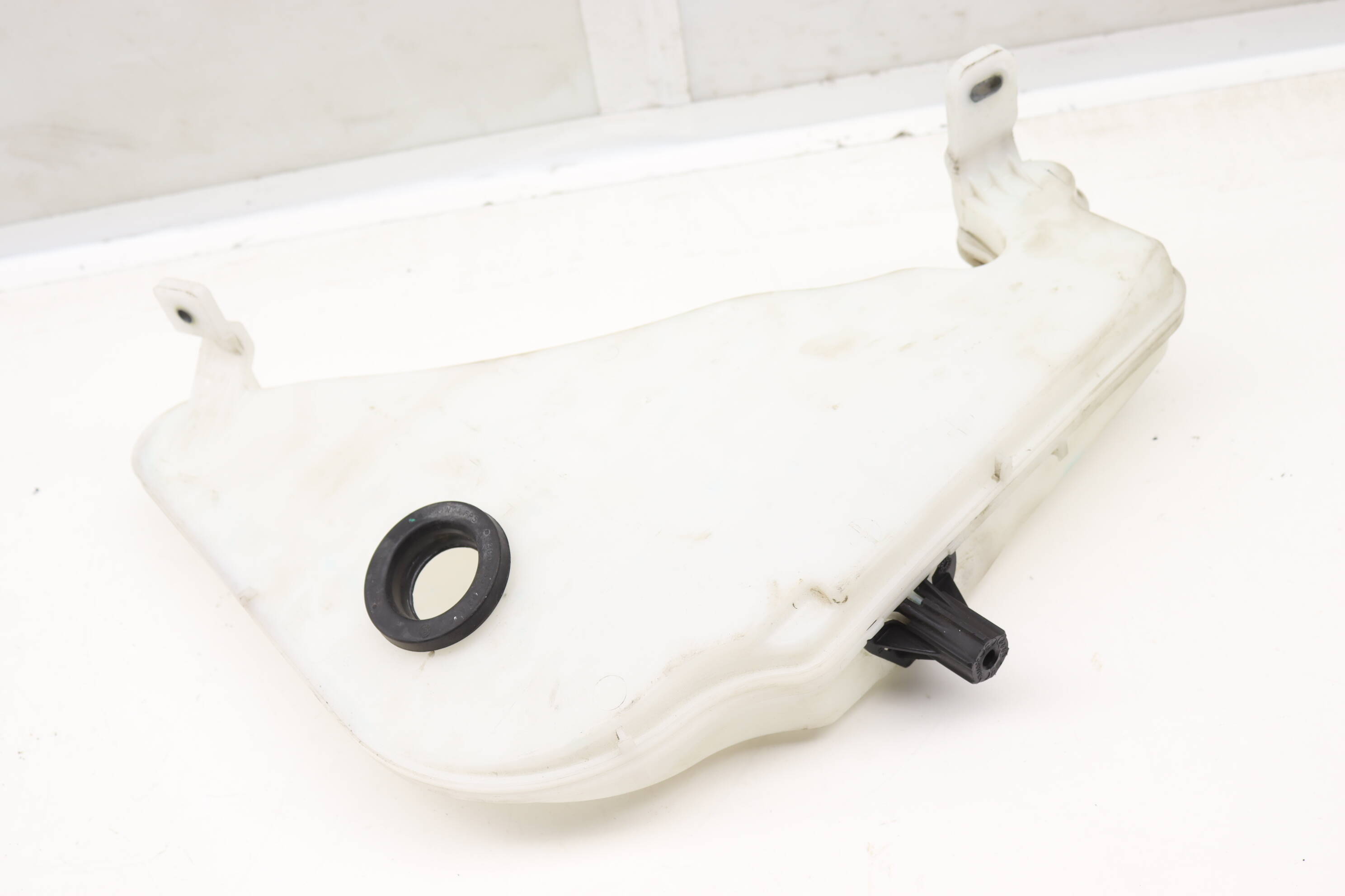 Windshield Washer Tank / Reservoir 4G8955451L