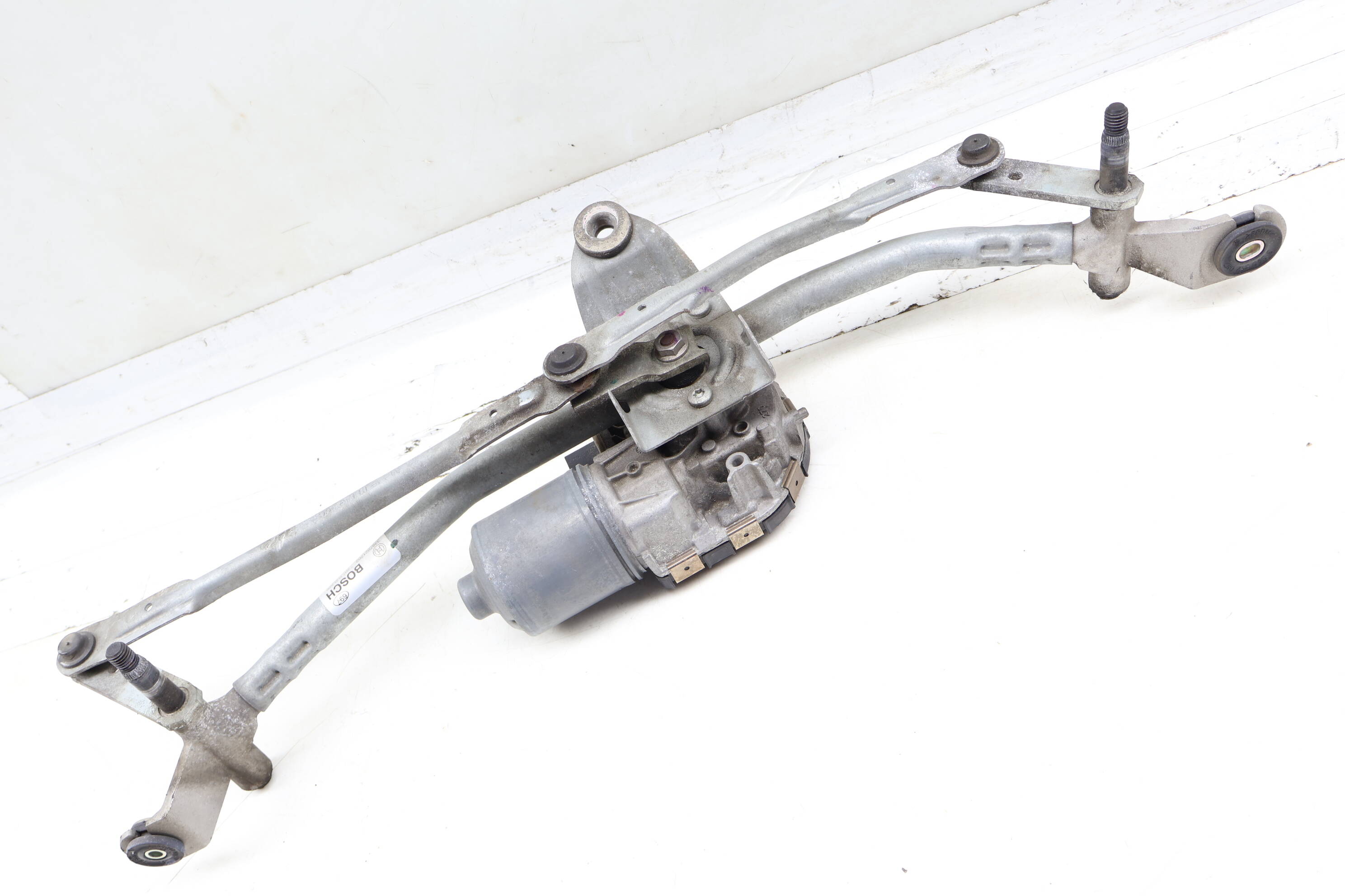 Windshield Wiper Transmission W/ Motor 61617338655