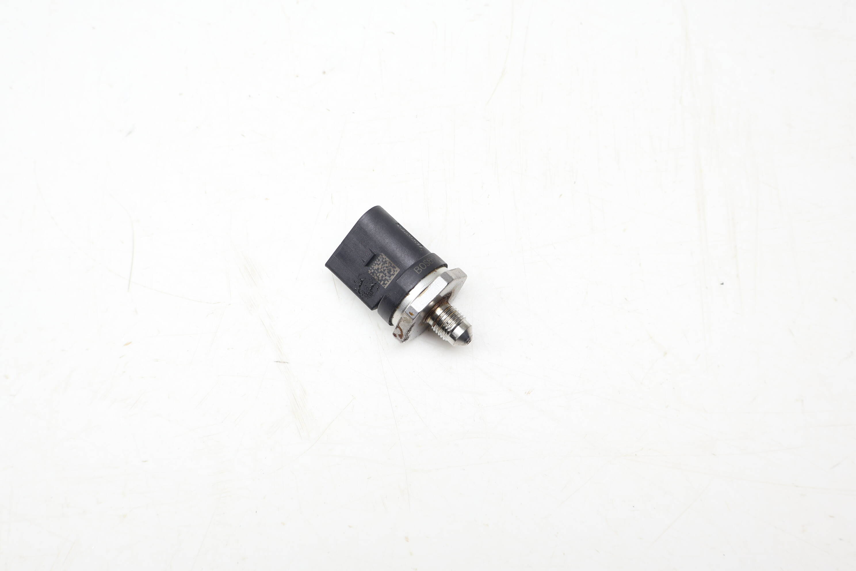 08-21 BMW X5 High Pressure Fuel Sensor 13537620946