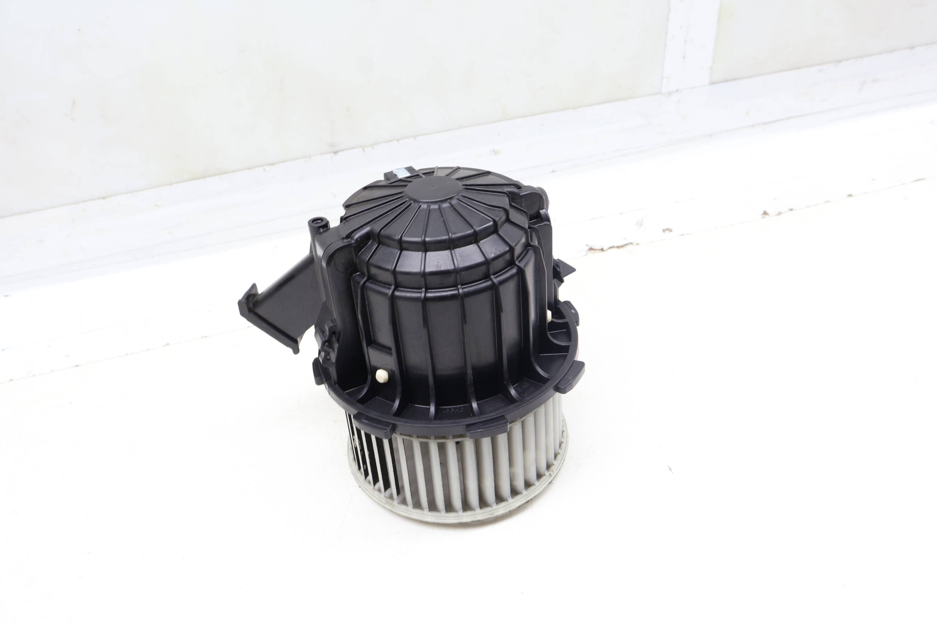 Blower Motor / Fan 8T1820021 PAB820021C