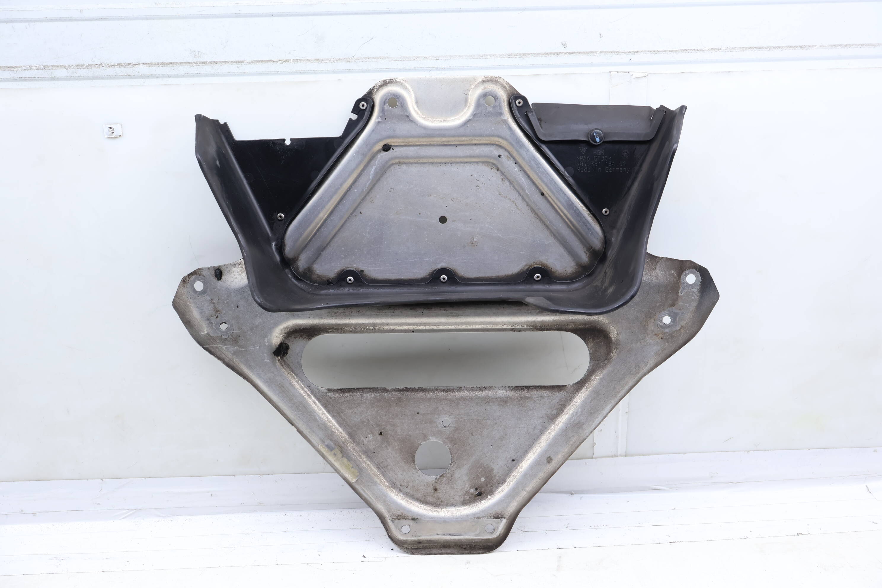 Axle Bracket / Panel 98733116102