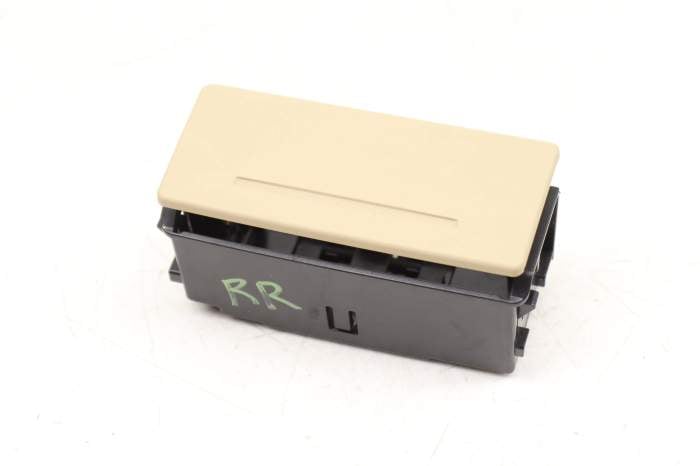 Door Ashtray / Ash Tray 4G8857405A main product photo