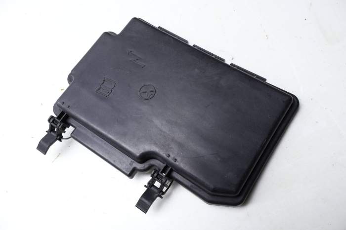 Relay / Fuse Box Cover 1665400182 main product photo